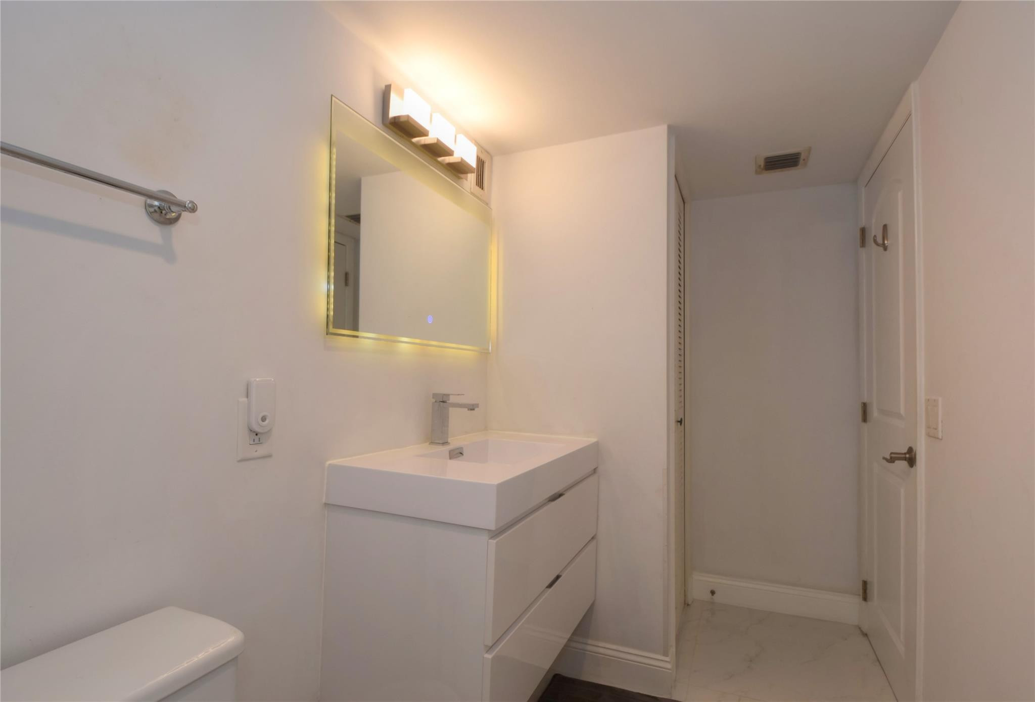 1012 N Ocean Boulevard 802 Property Photo 39
