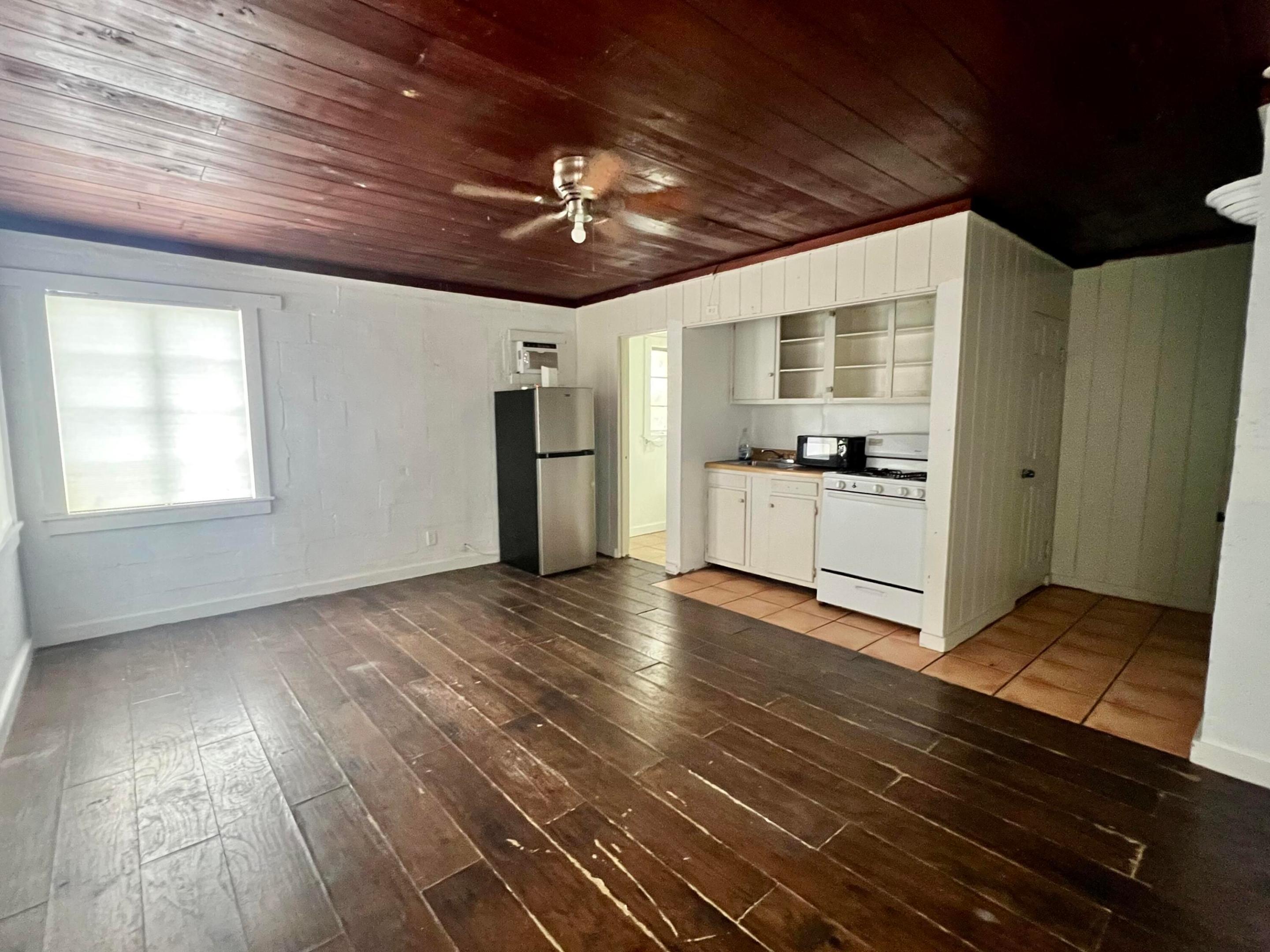 3261 S Us Highway 1 4 Property Photo 2
