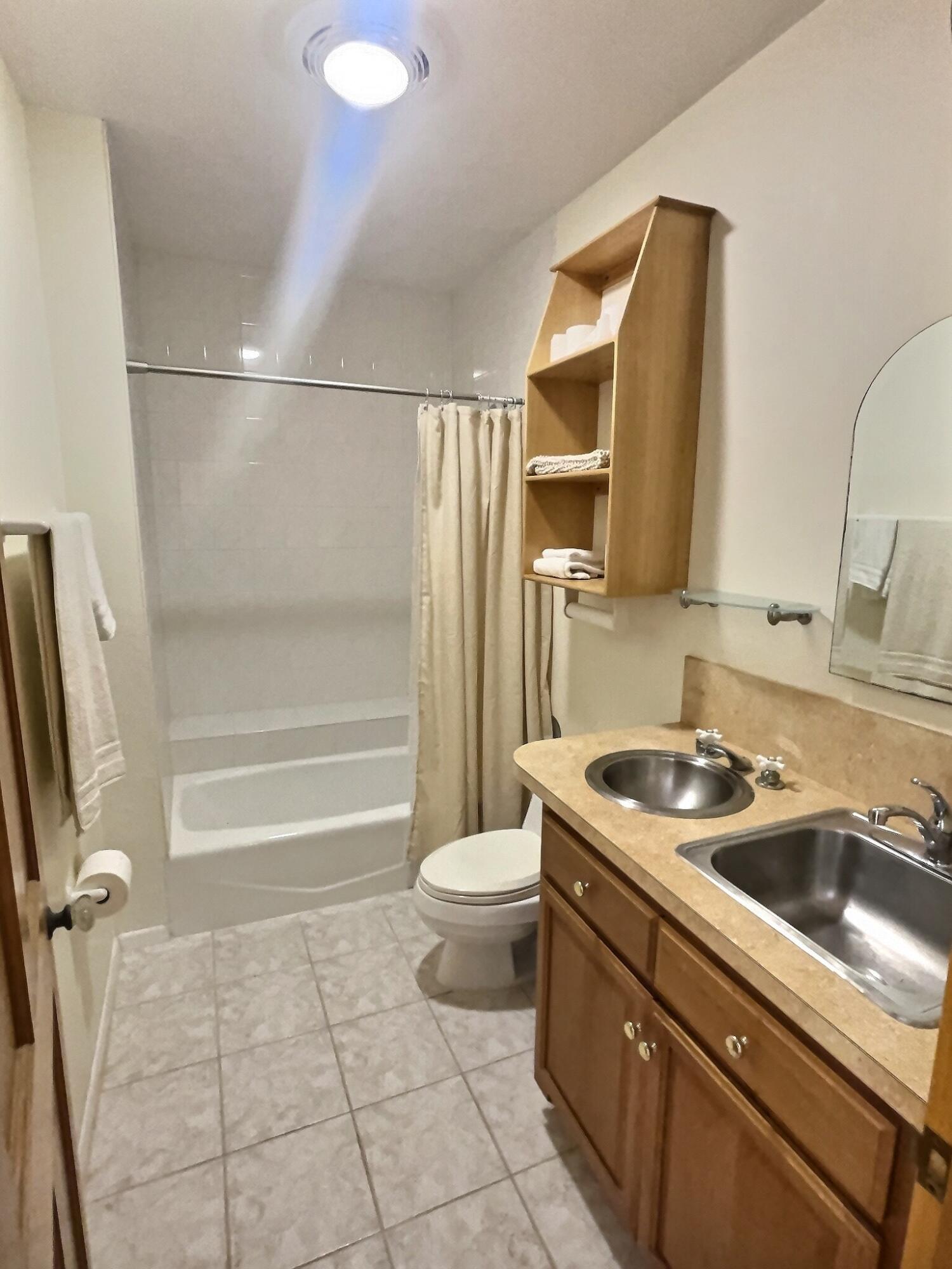 1501 Ne 5th Court Property Photo 5