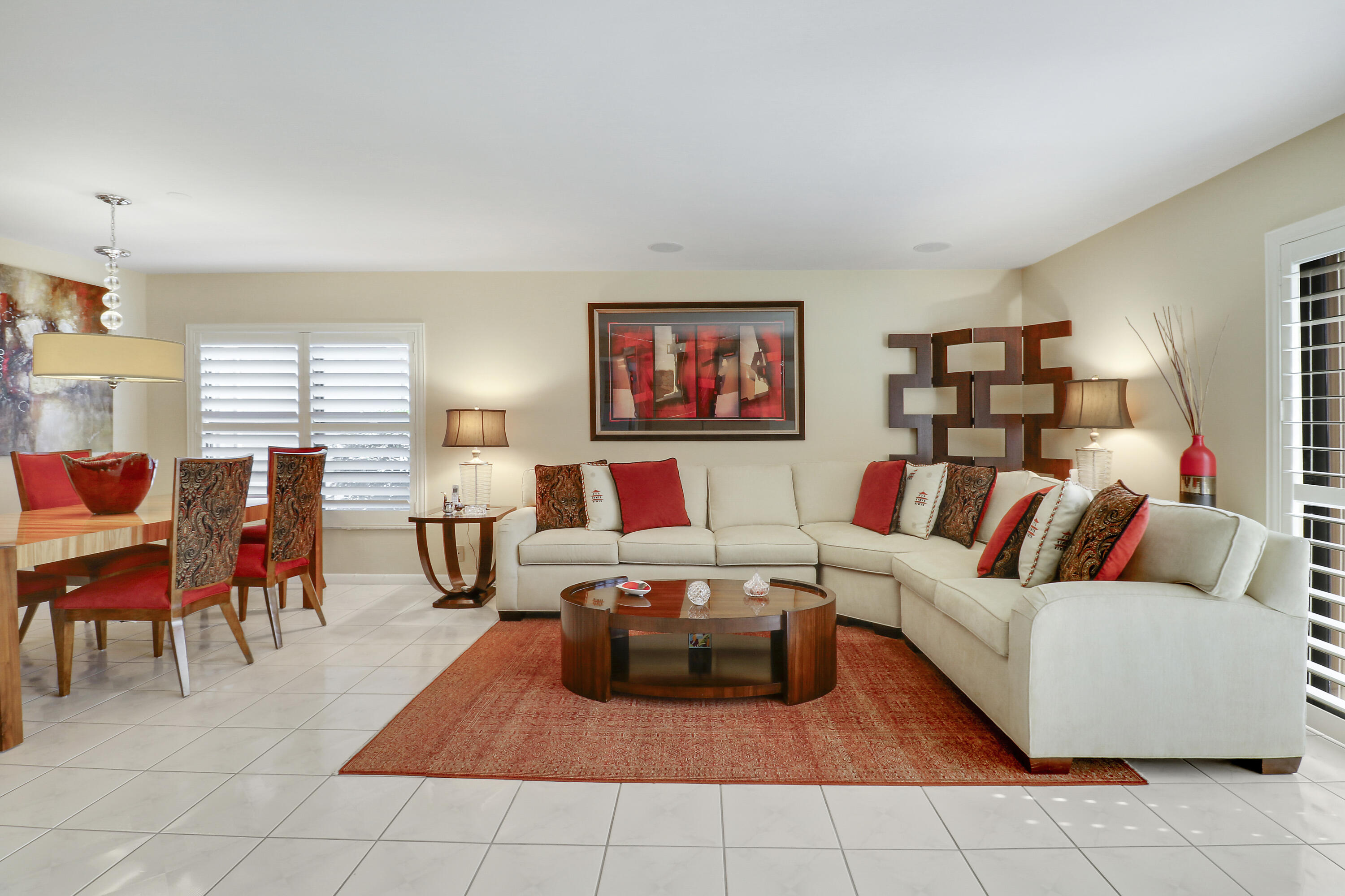 5481 Mirror Lakes Boulevard Property Photo 1