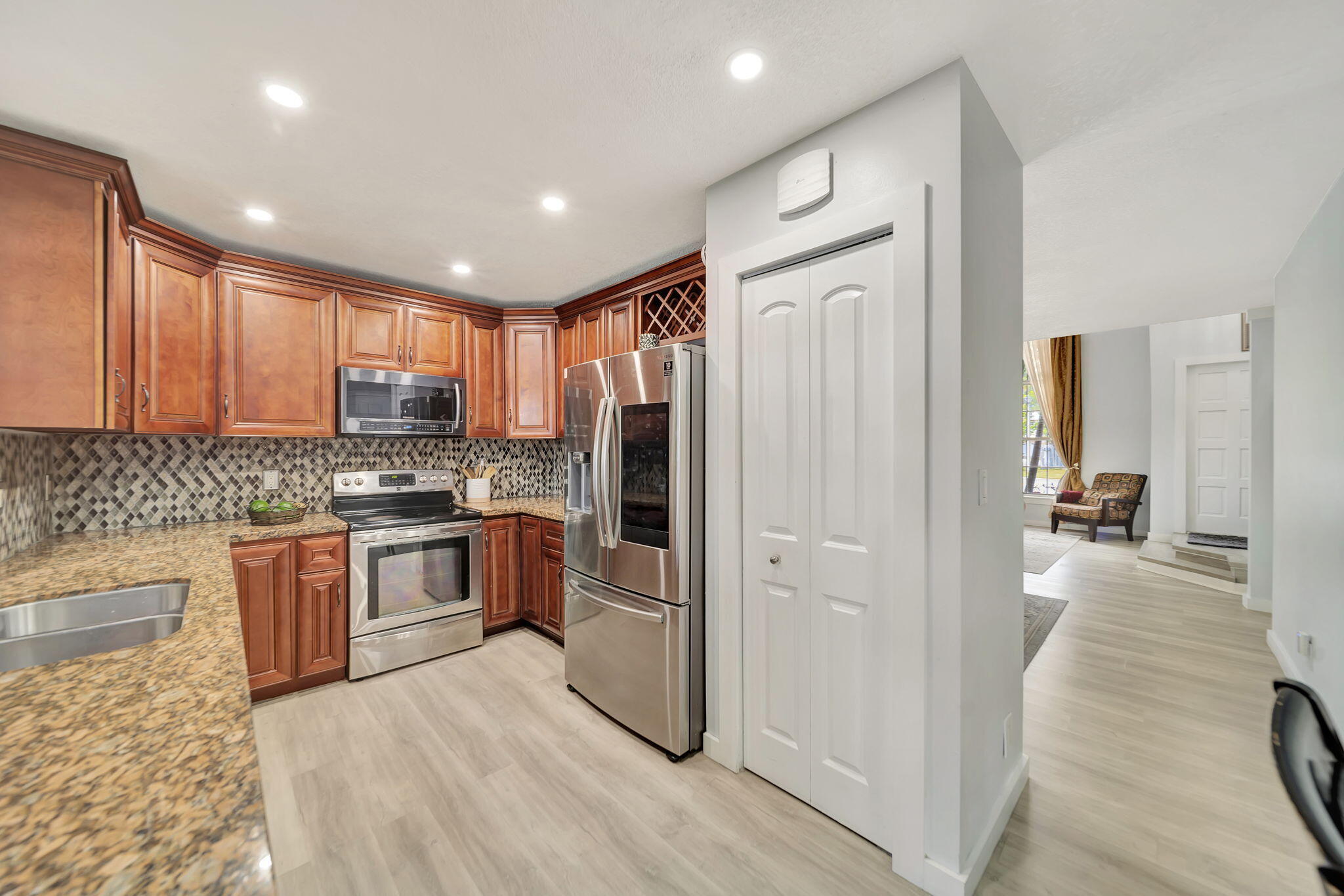 5456 Nw 44th Way Property Photo 13