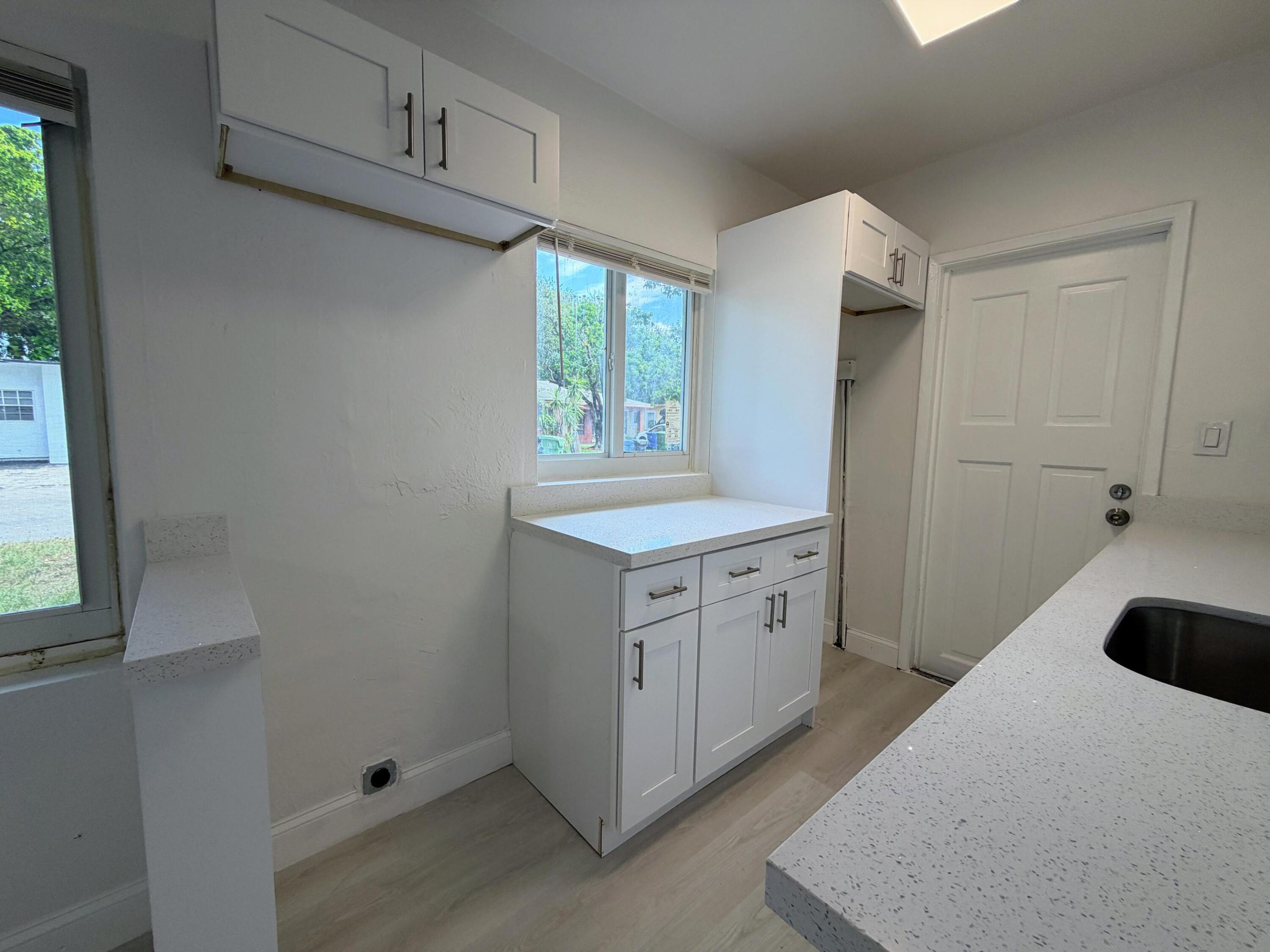 716 Nw 17th Avenue Property Photo 15
