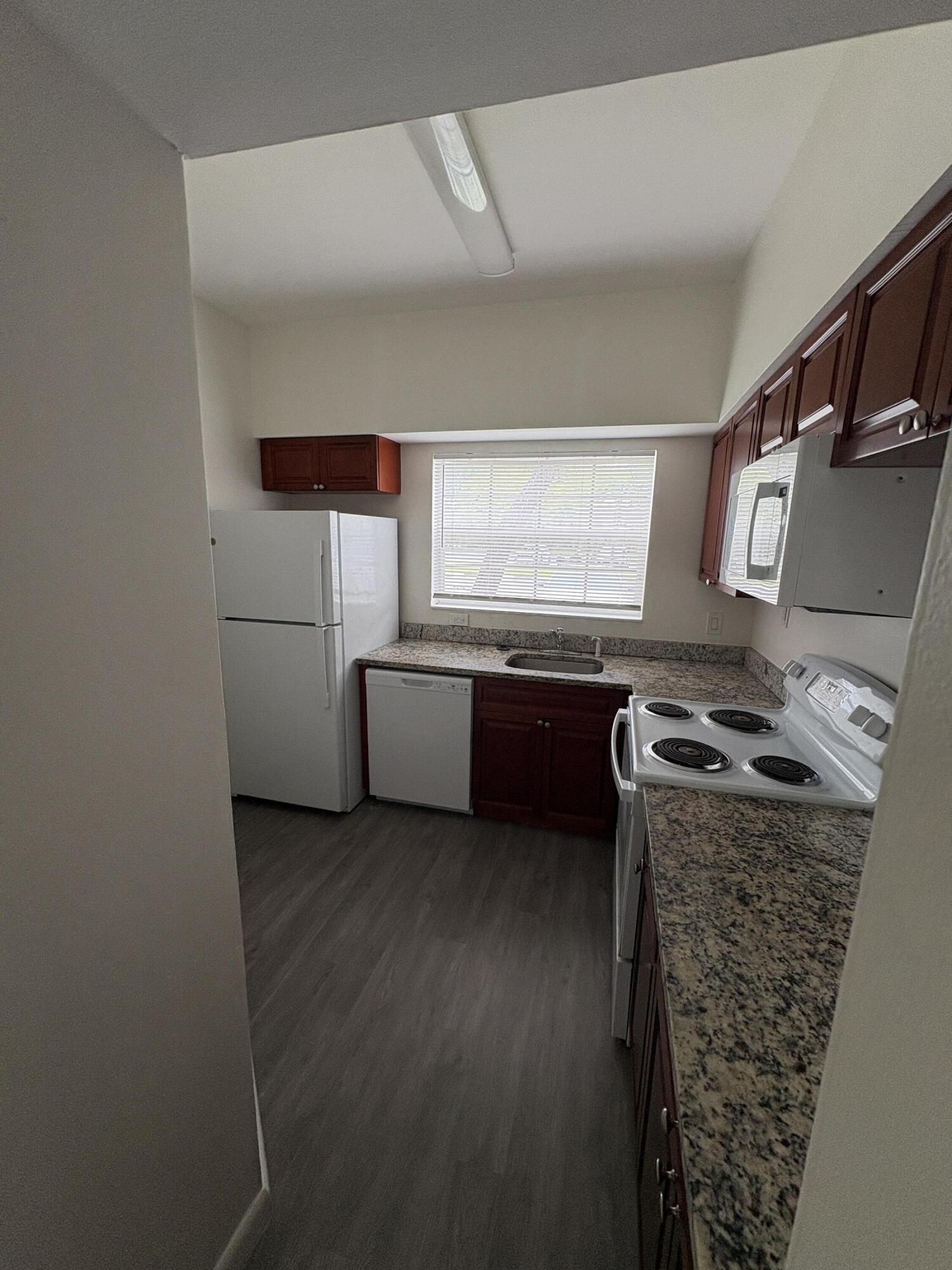 640 CYPRESS CLUB Way B12 Property Photo 1