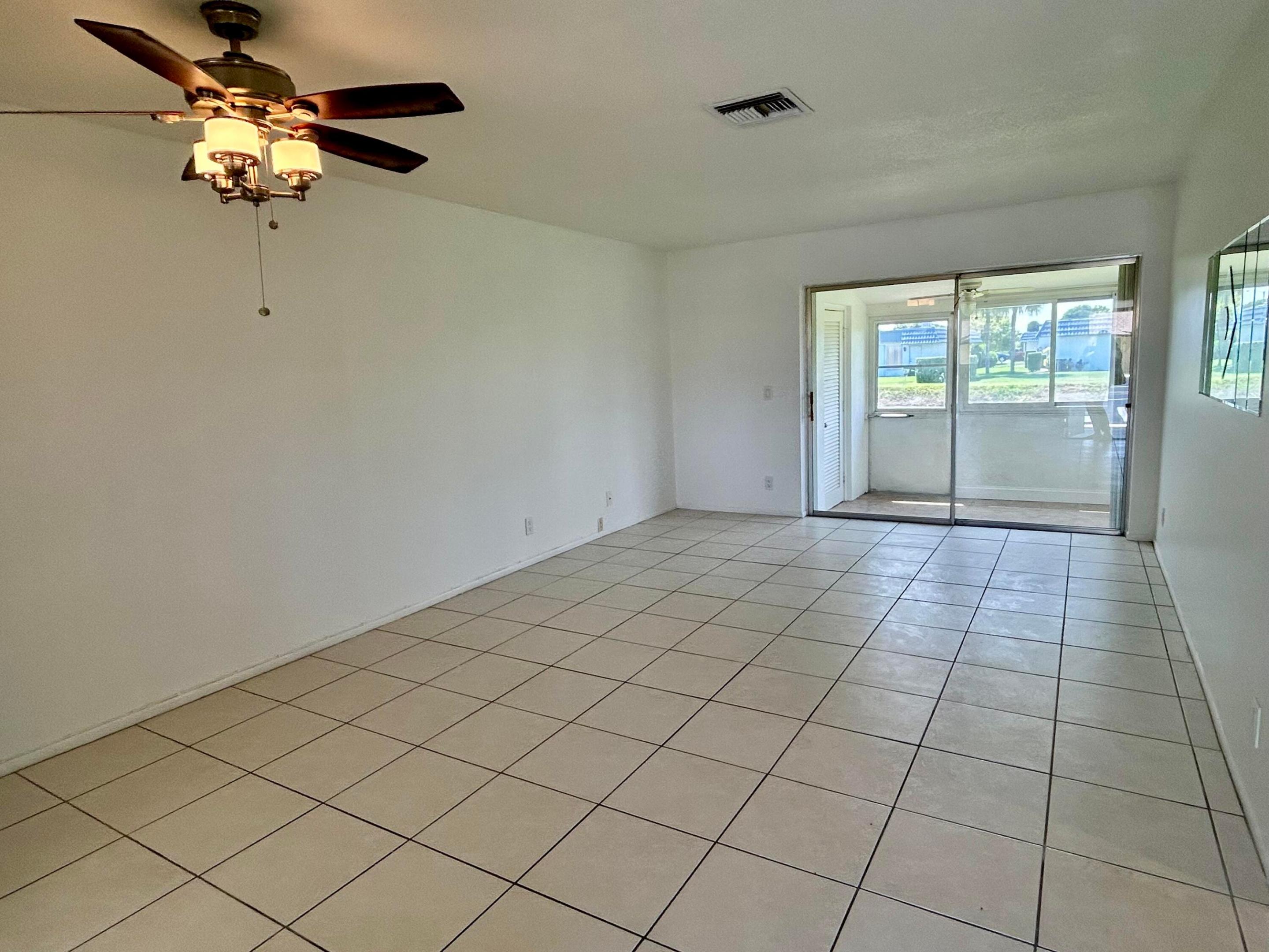 2895 Crosley Drive W C Property Photo 4