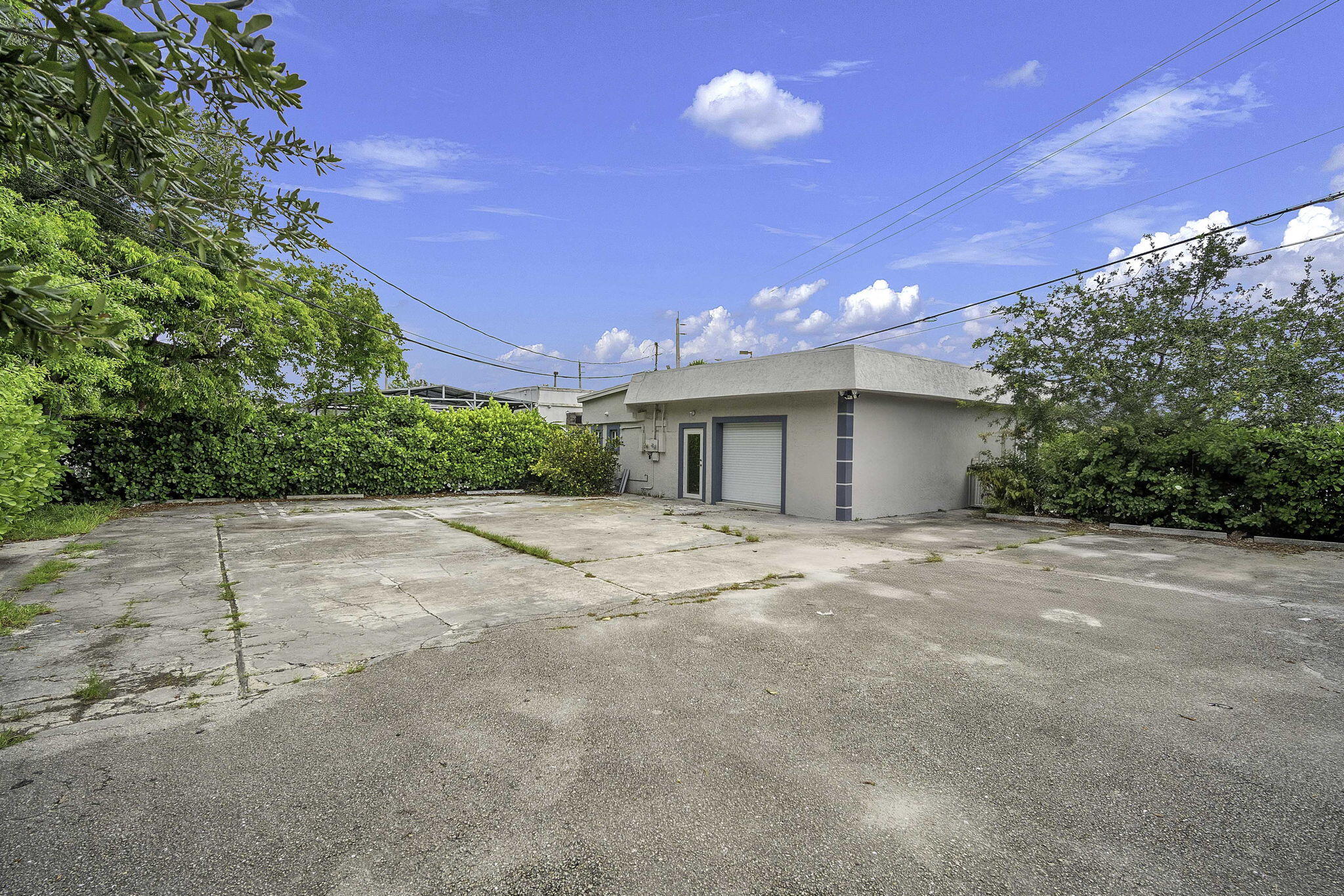 3311 N Dixie Property Photo 2