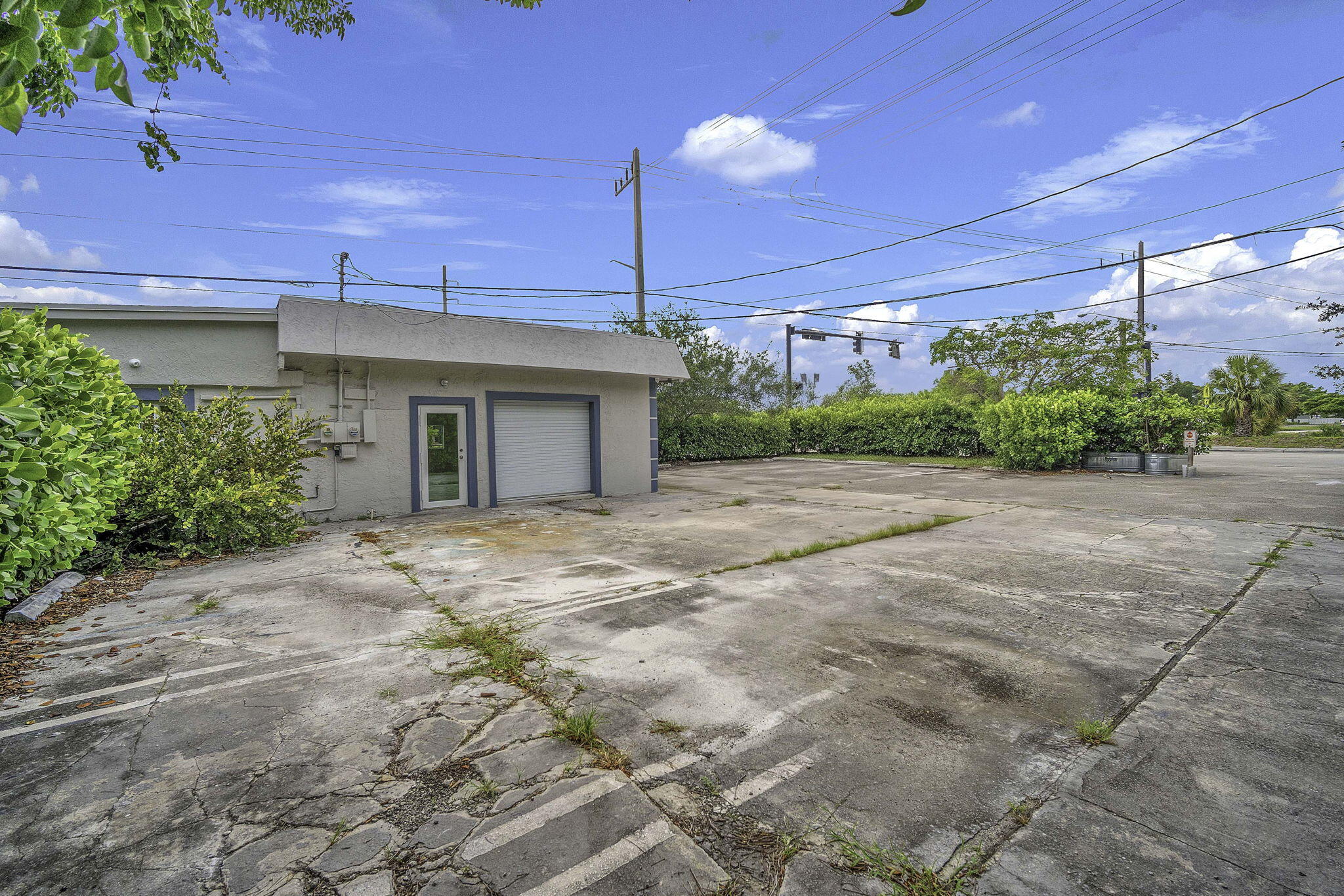 3311 N Dixie Property Photo 3