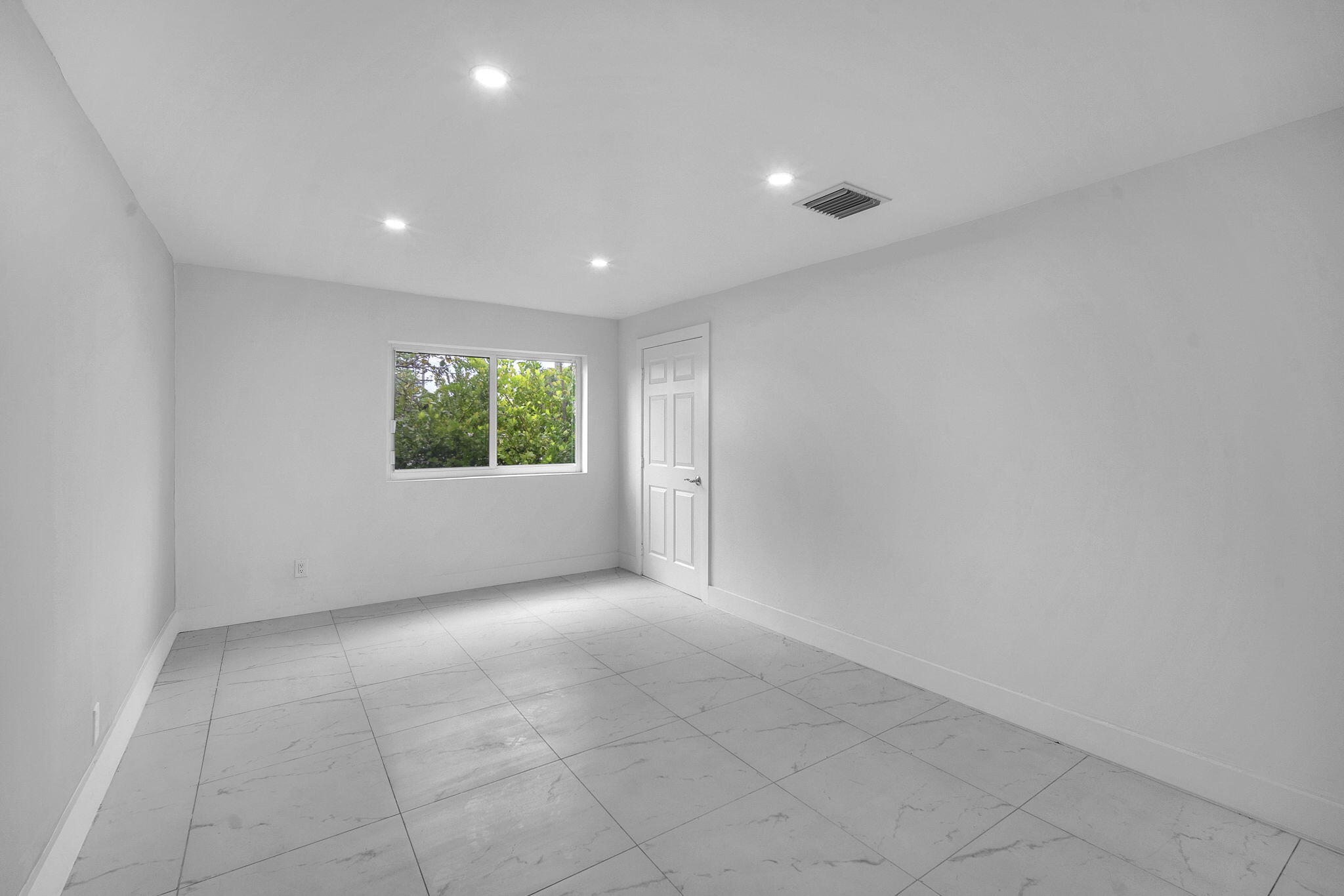 3311 N Dixie Property Photo 5