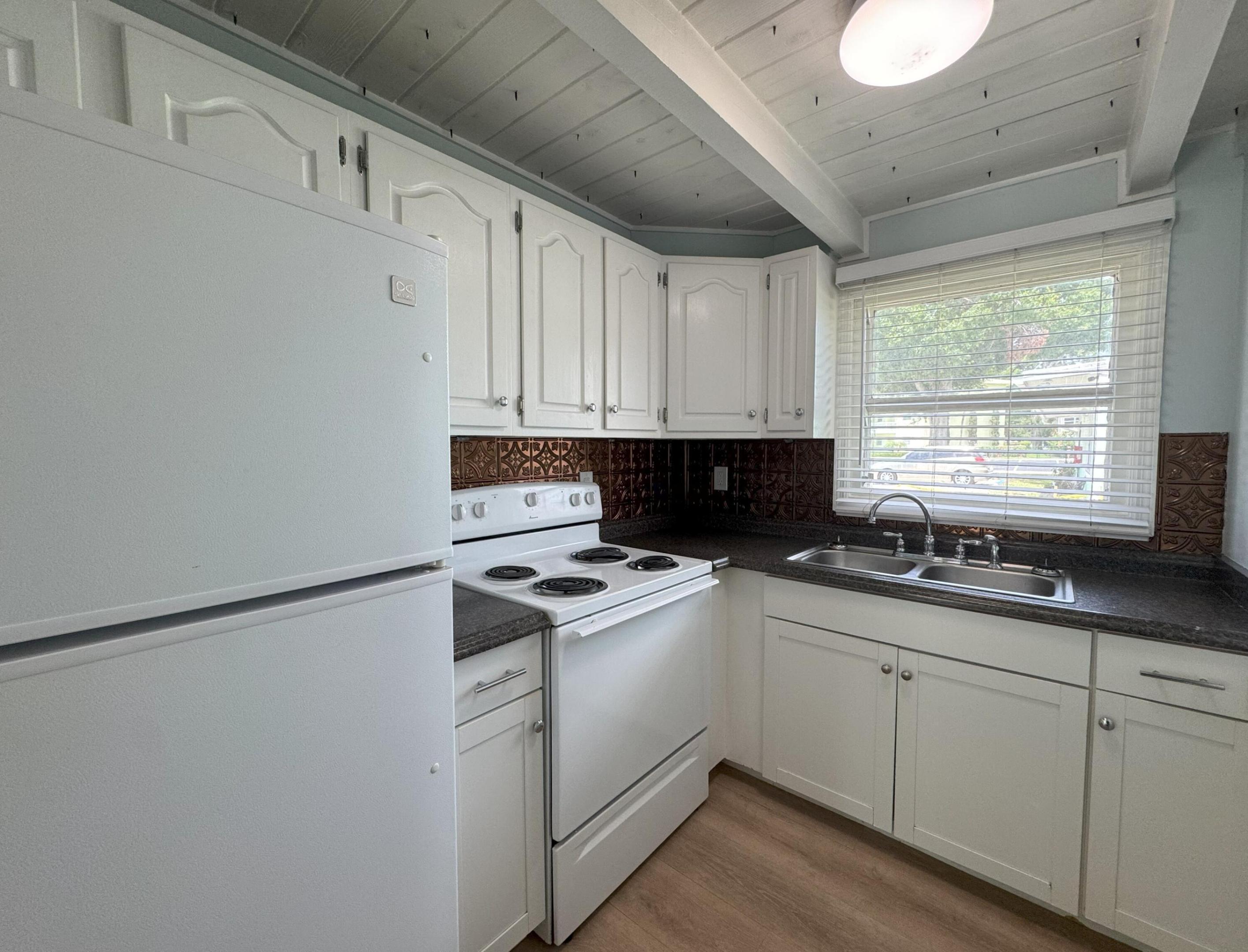 2204 Ponce De Leon Circle 3 Property Photo 11