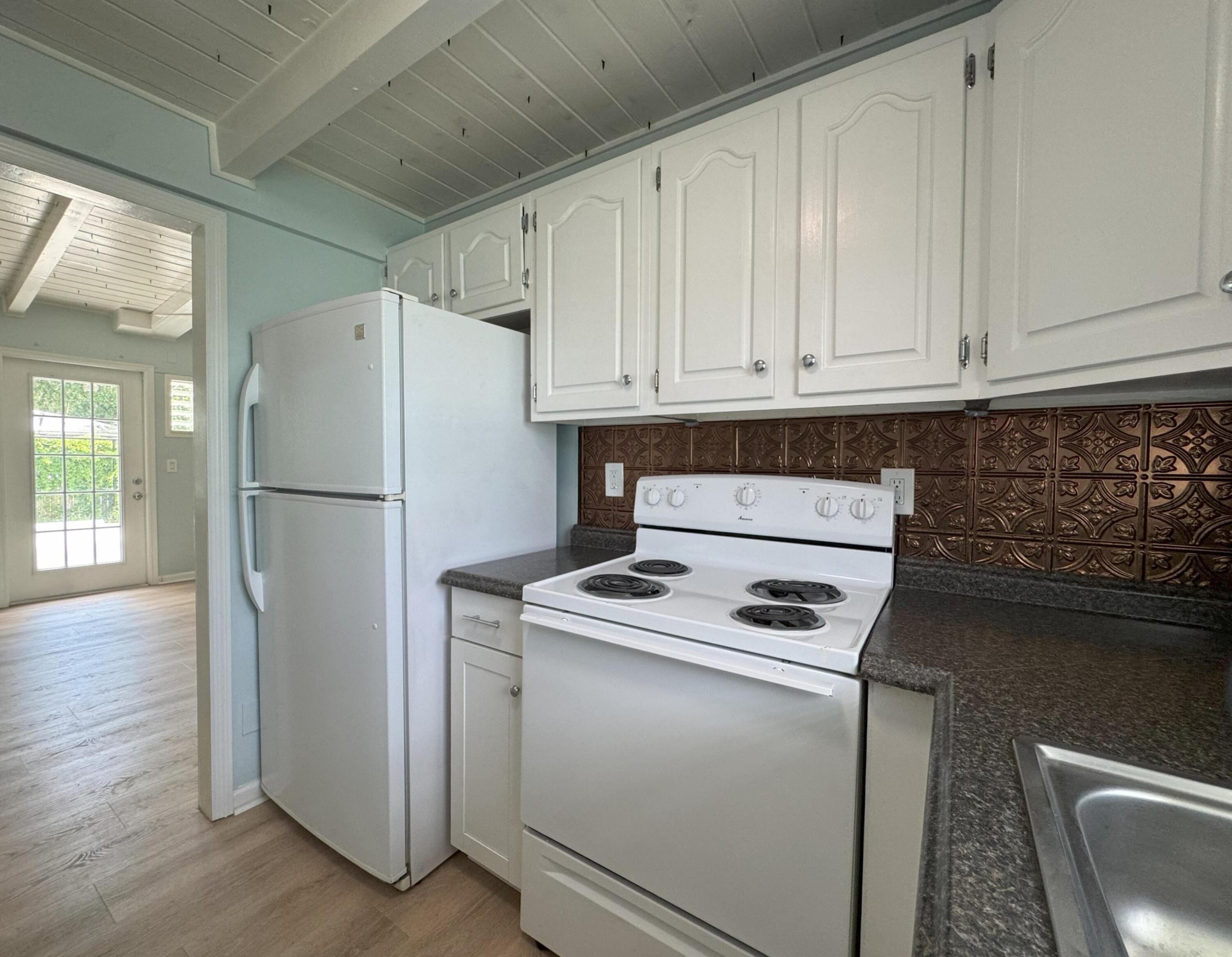 2204 Ponce De Leon Circle 3 Property Photo 12