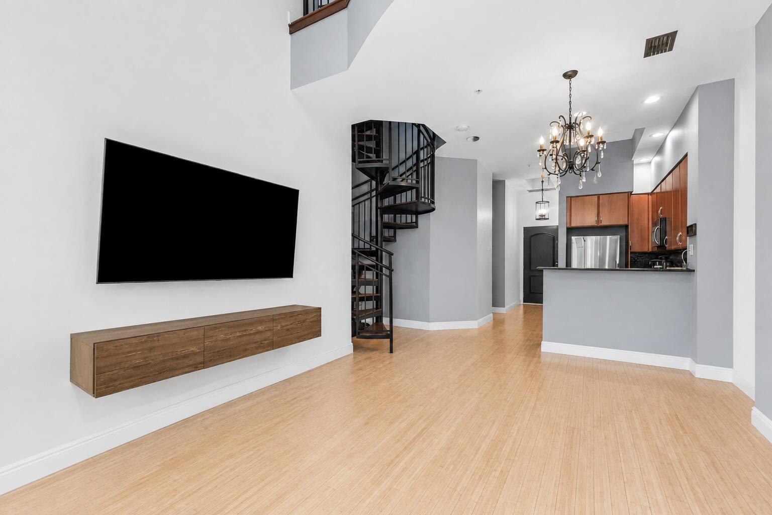 801 S Olive Avenue 220 Property Photo 1
