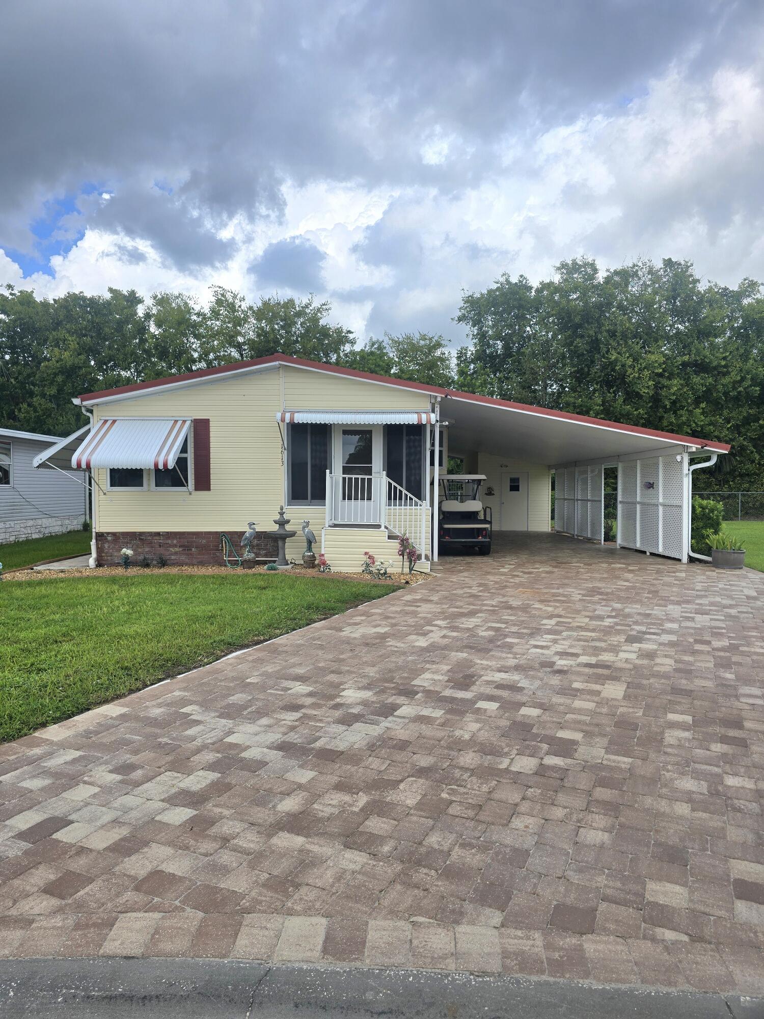 1613 Sw 35th Circle Property Photo 1