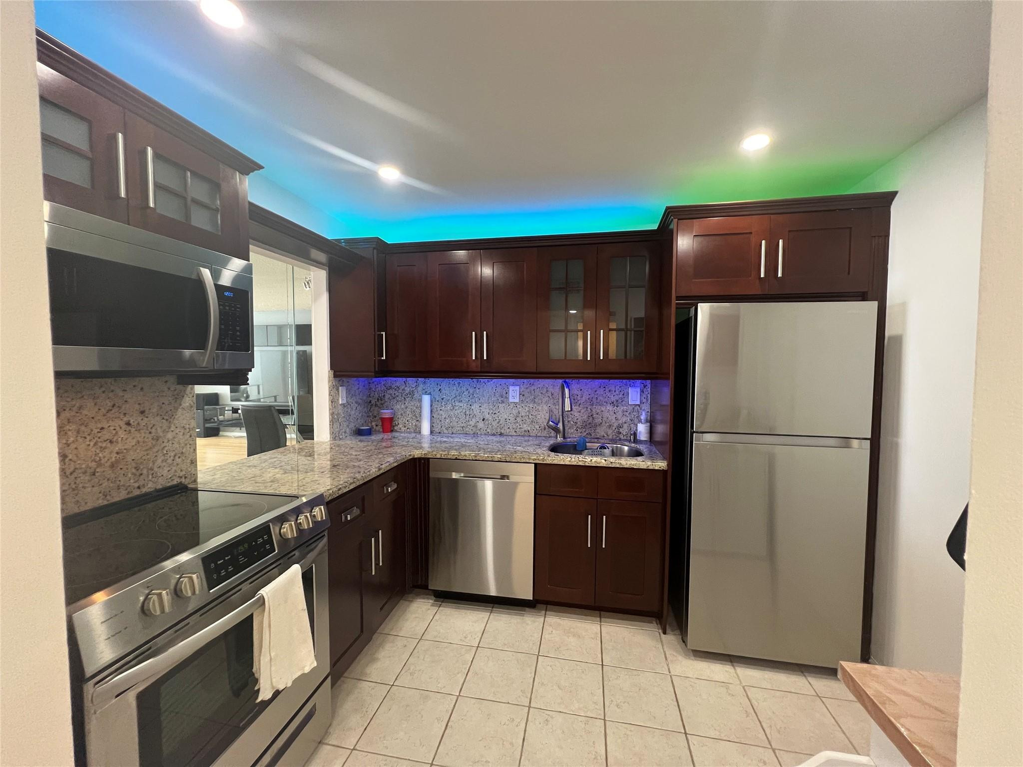 800 Parkview Drive Property Photo 12