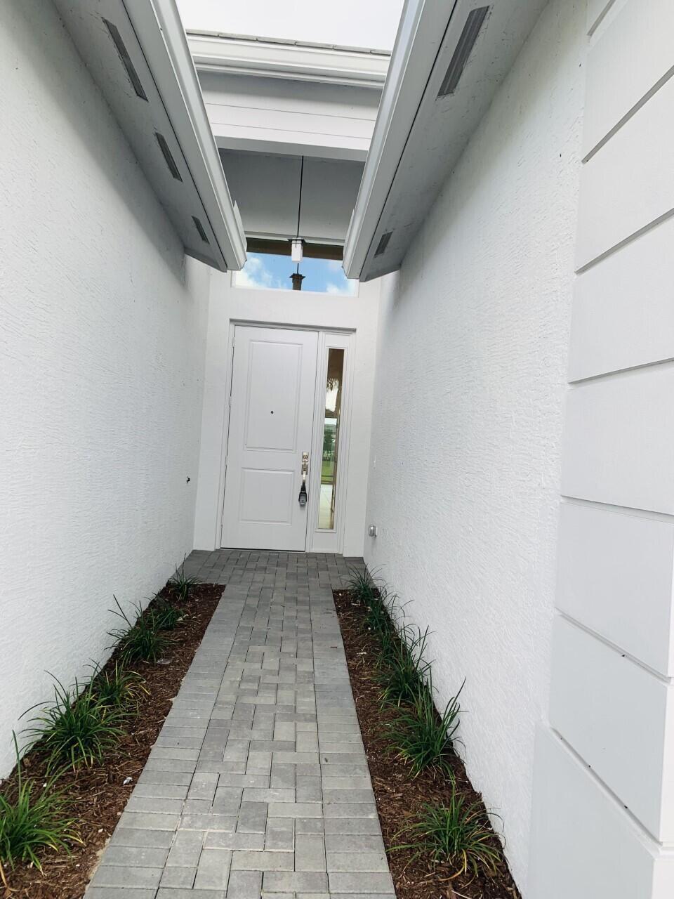 11933 Sw Poseidon Way Property Photo 4
