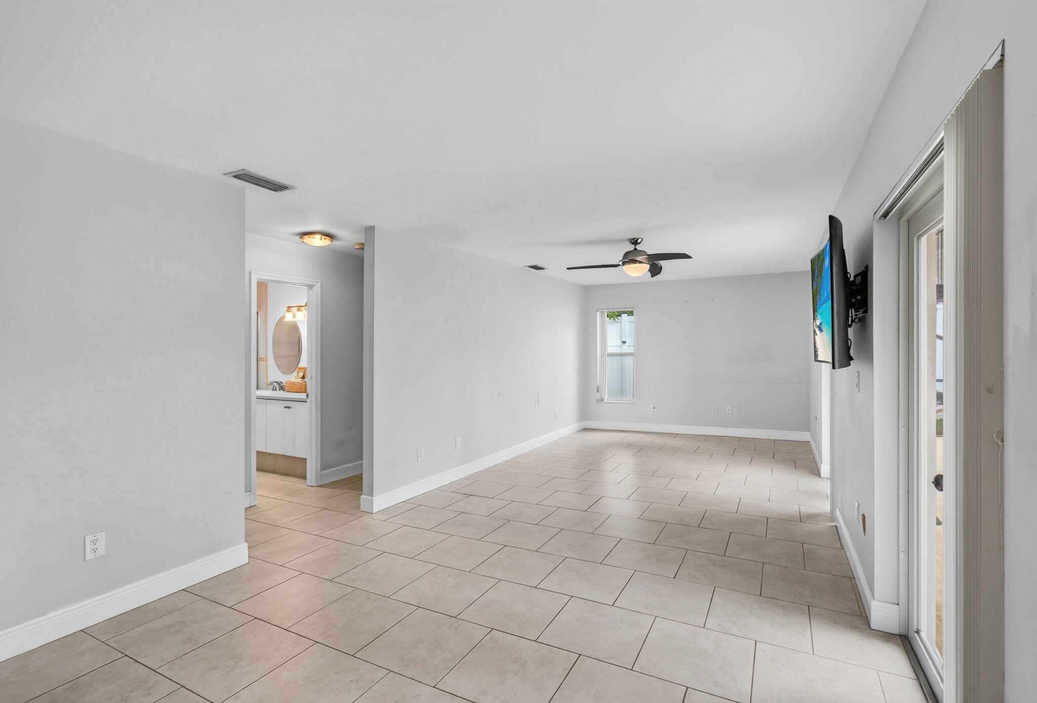 586 Nw 45th Way Property Photo 11