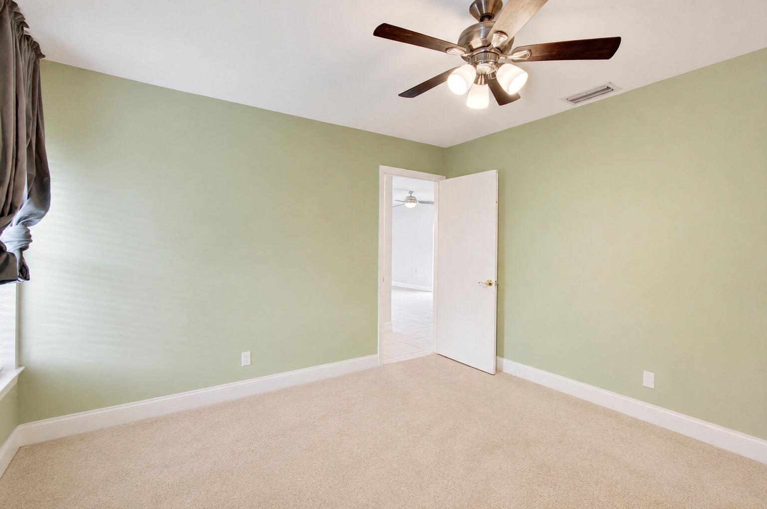 586 Nw 45th Way Property Photo 31