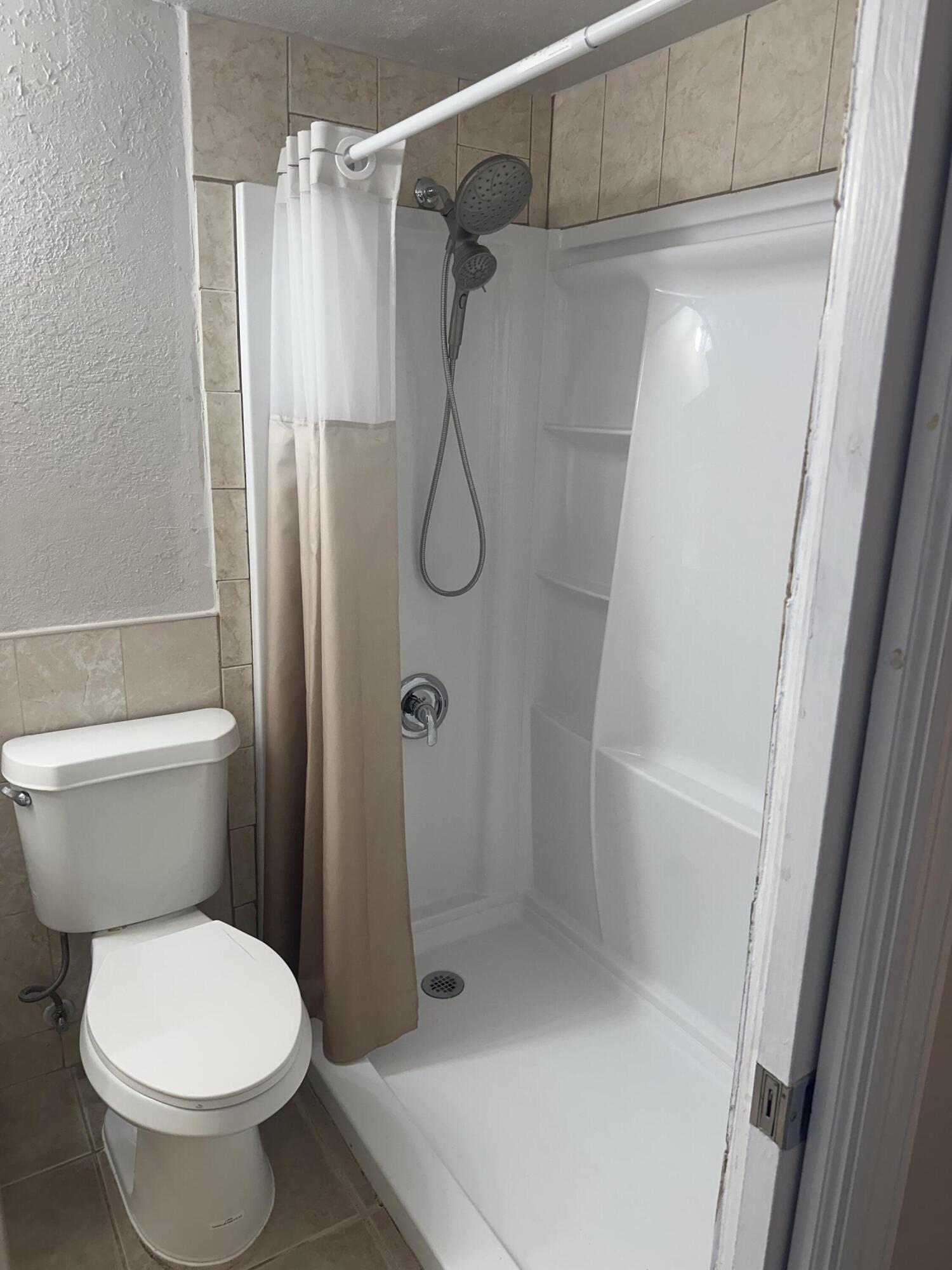 128 Norwich F Property Photo 9