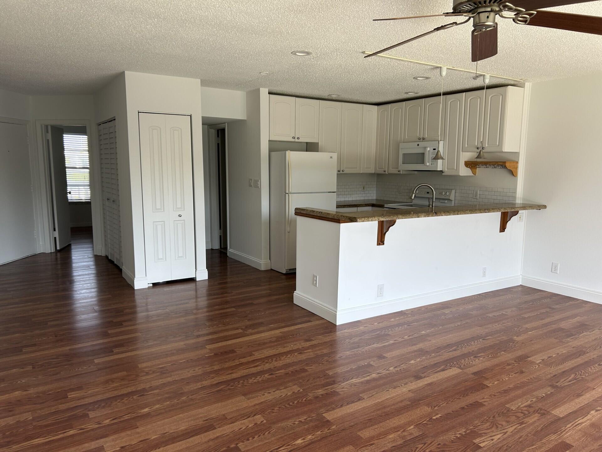 342 Southwind Drive 203 Property Photo 5