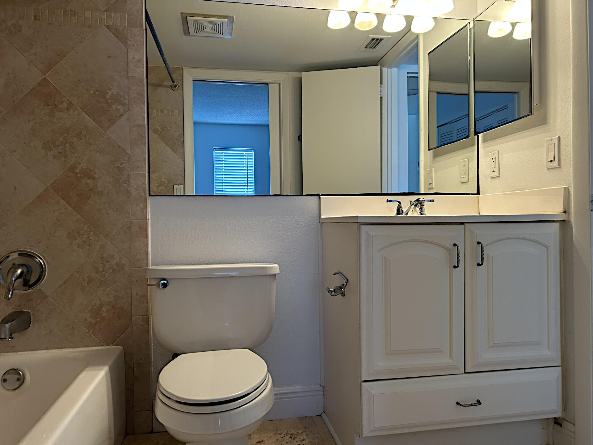 342 Southwind Drive 203 Property Photo 11