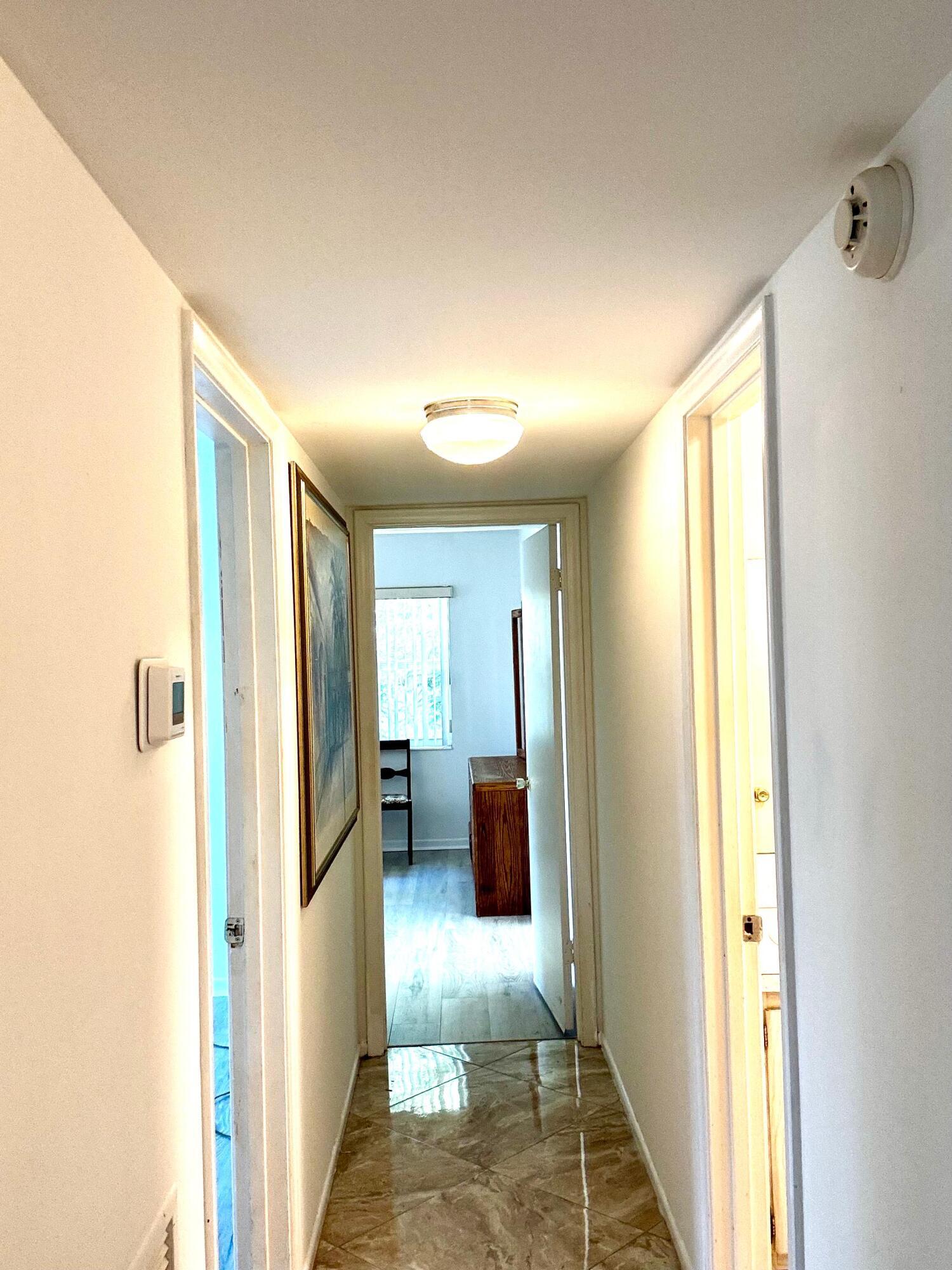 310 N North Boulevard 2a Property Photo 8