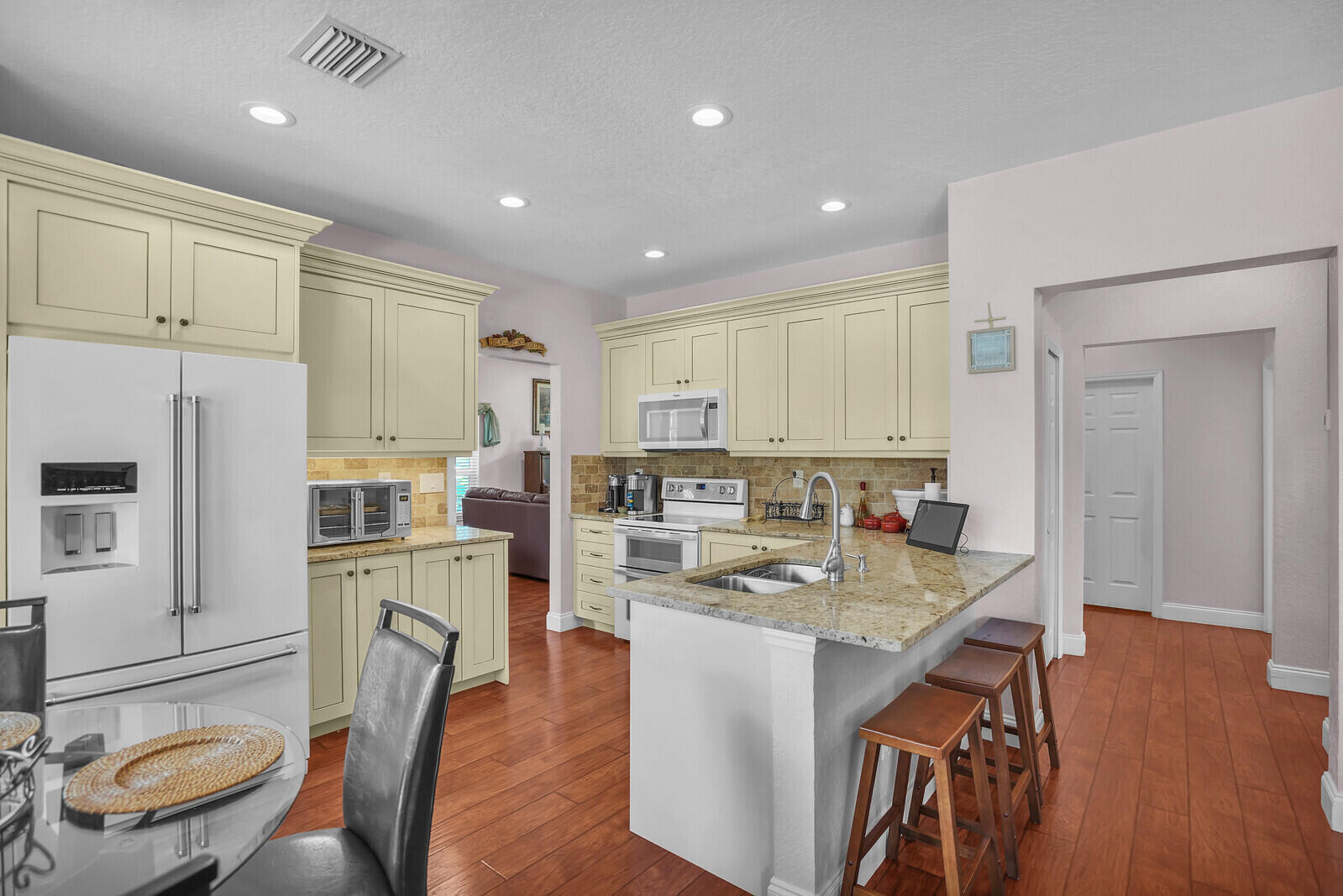 317 E Garden Cove Circle Property Photo 18