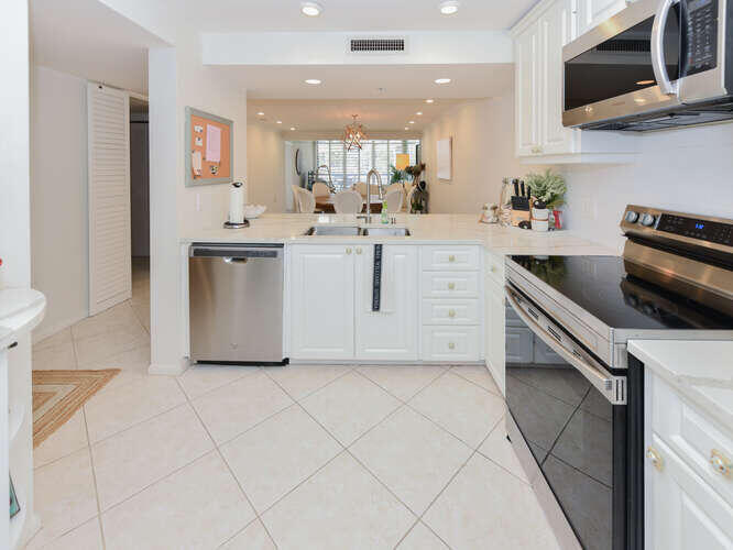 2301 Marina Isle Way 203 Property Photo 7