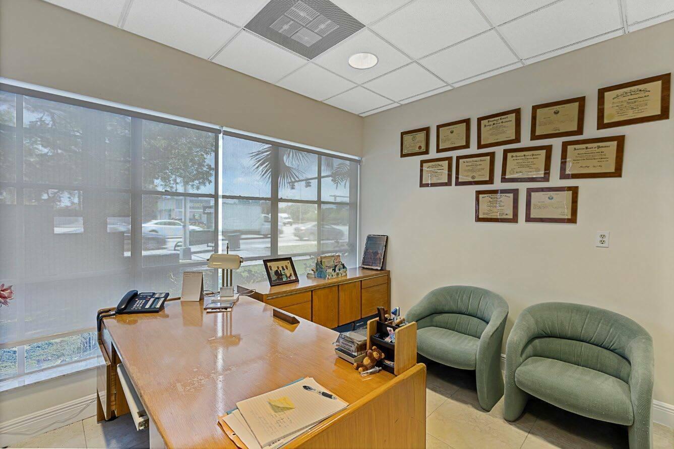 100 E Commercial Boulevard Property Photo 1