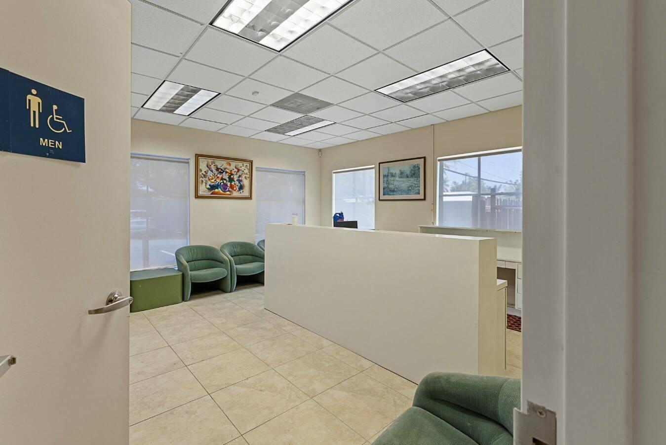 100 E Commercial Boulevard Property Photo 2