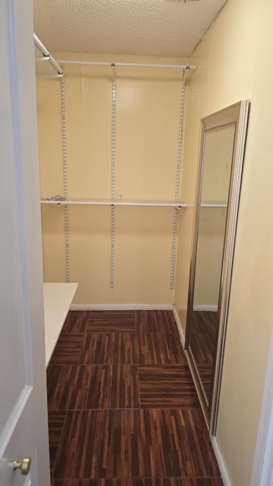 118 Cambridge Lane Property Photo 17