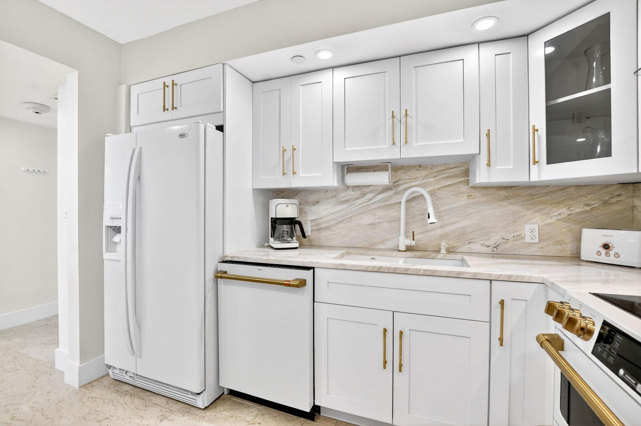 4101 N Ocean Boulevard D-1605 Property Photo 23