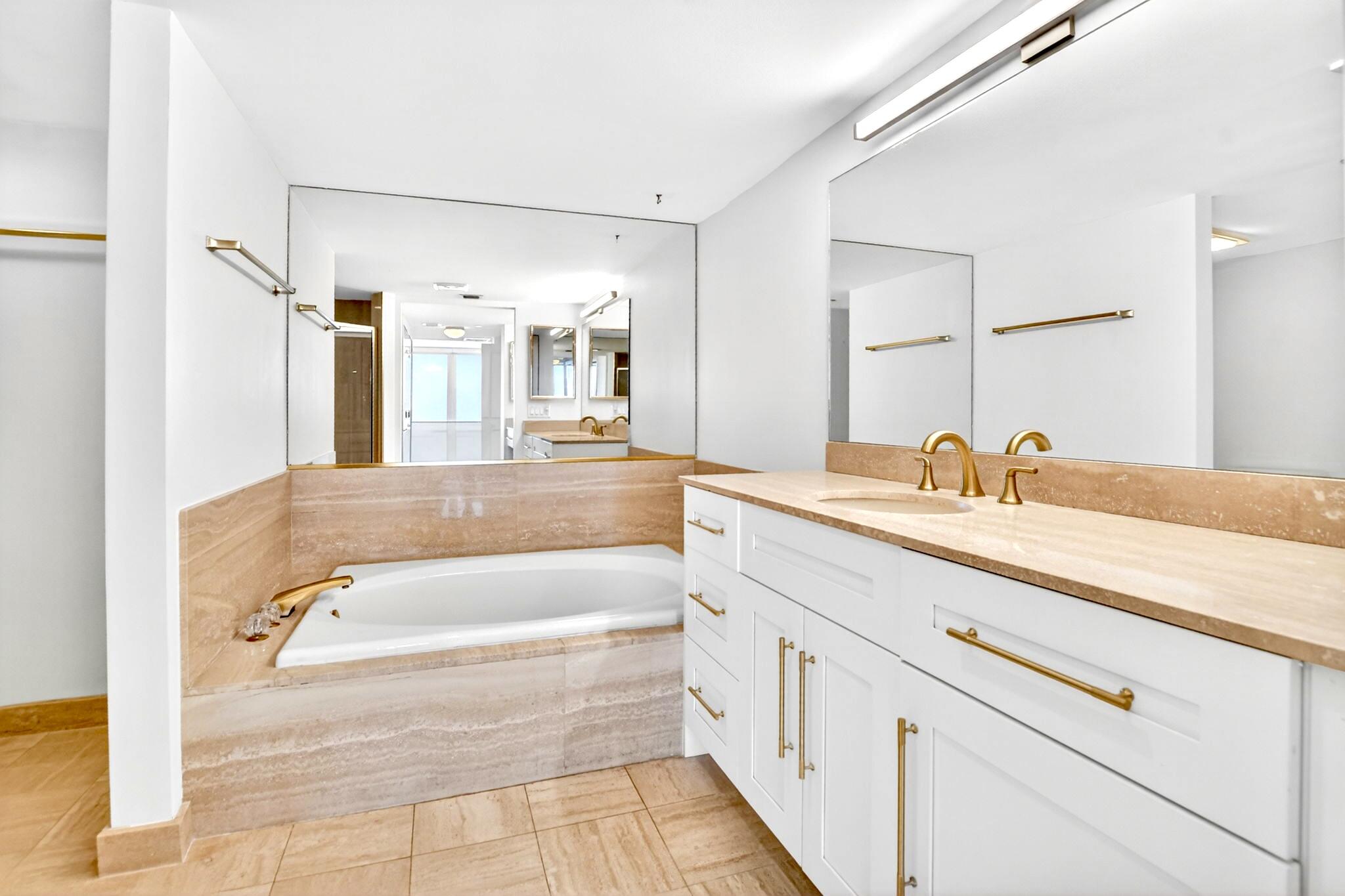 4101 N Ocean Boulevard D-1605 Property Photo 33