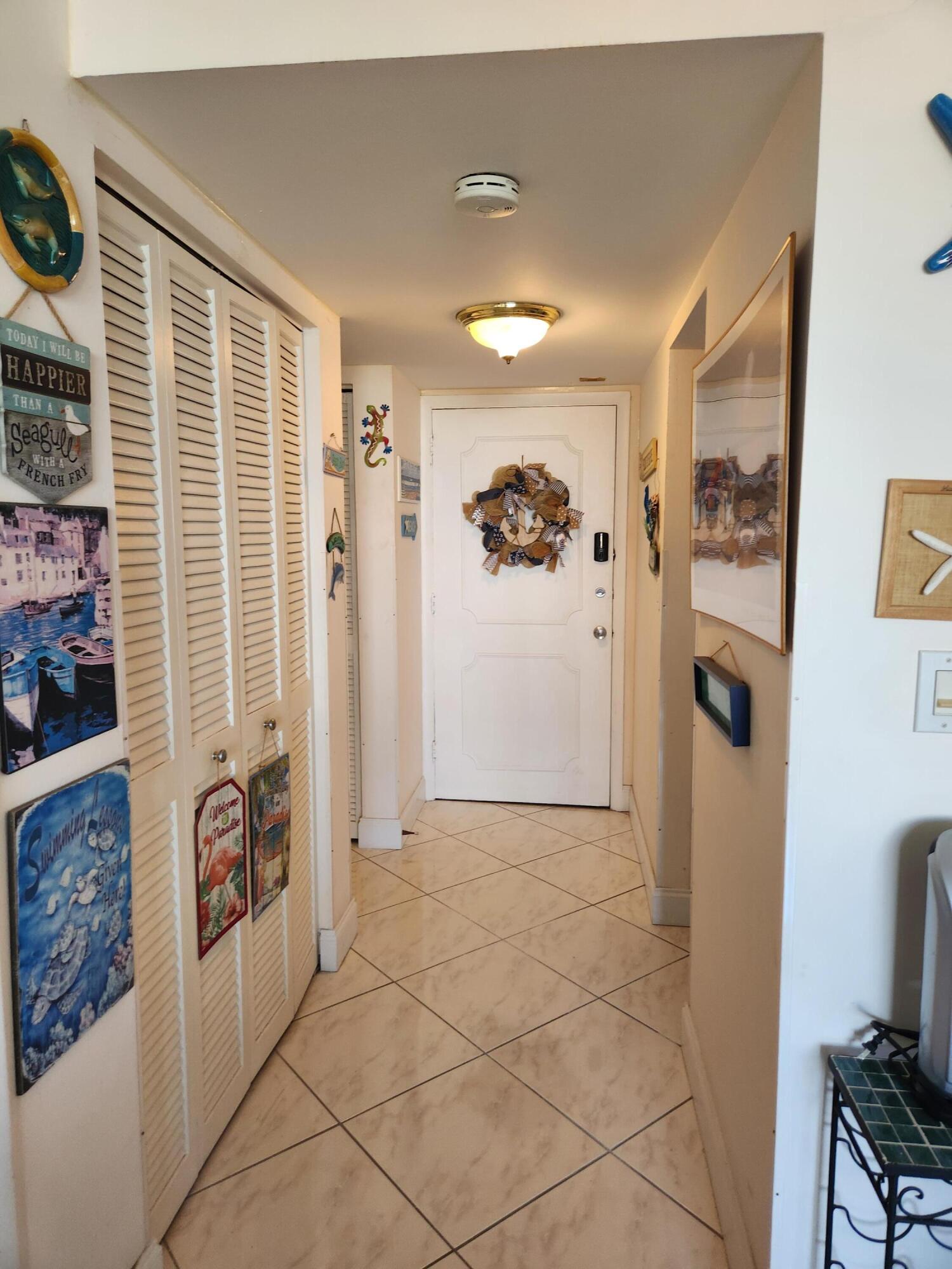 1893 S Ocean Drive 511 Property Photo 8