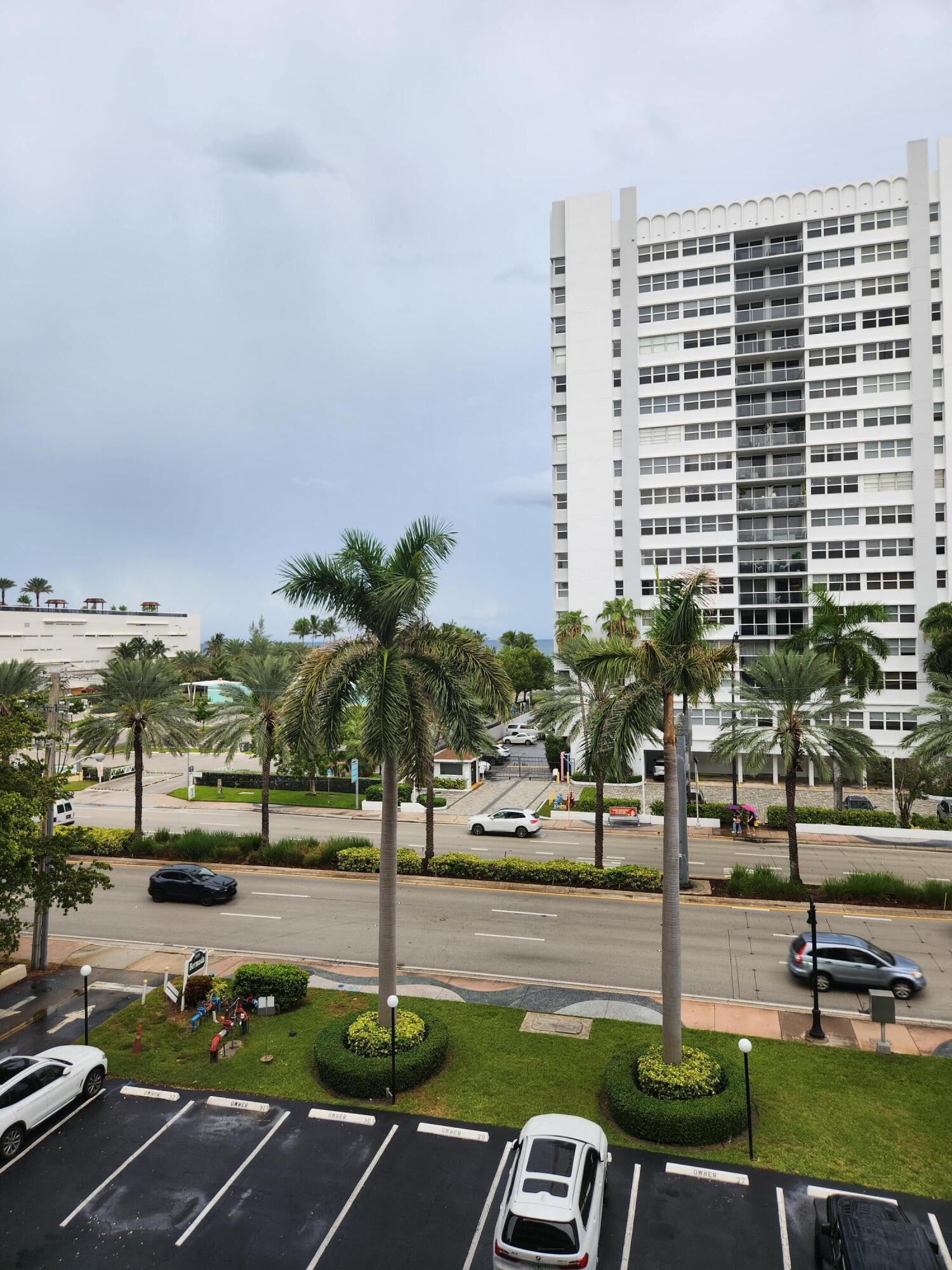 1893 S Ocean Drive 511 Property Photo 13