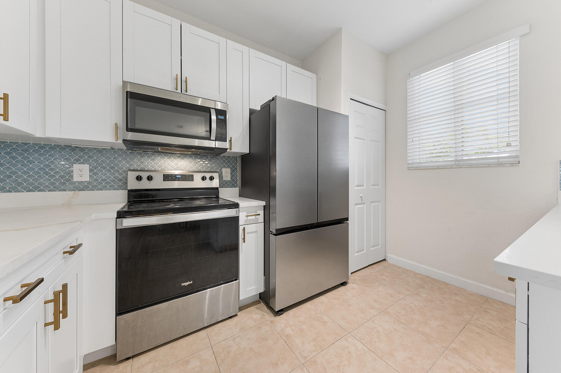 428 Bayfront Drive Property Photo 6