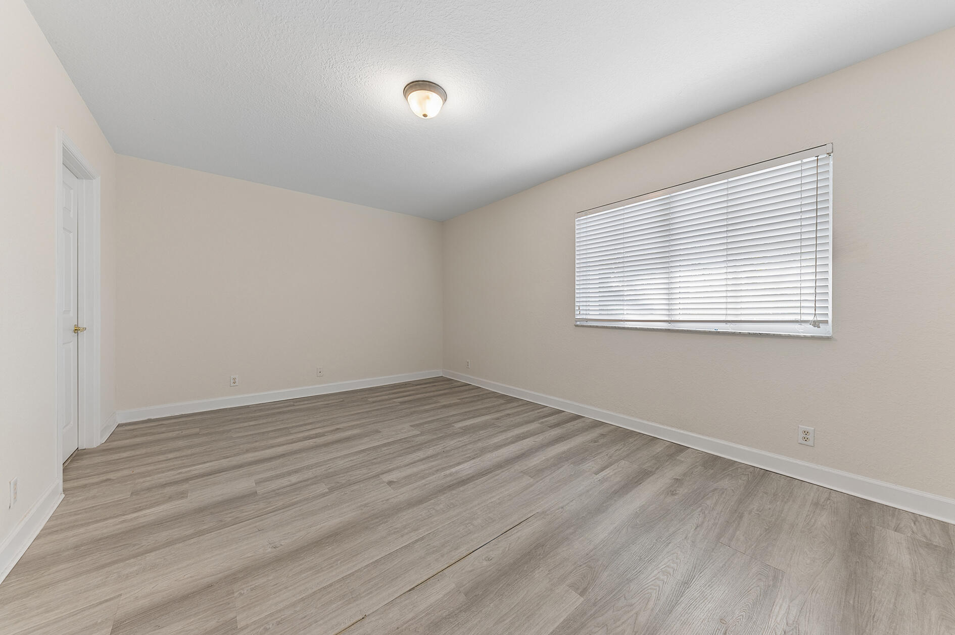 428 Bayfront Drive Property Photo 9