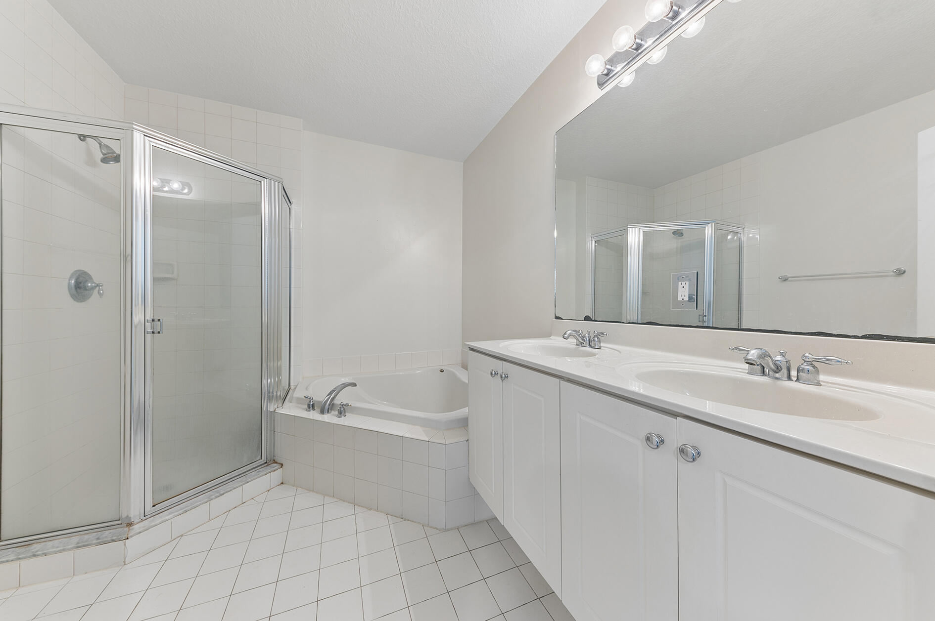 428 Bayfront Drive Property Photo 10