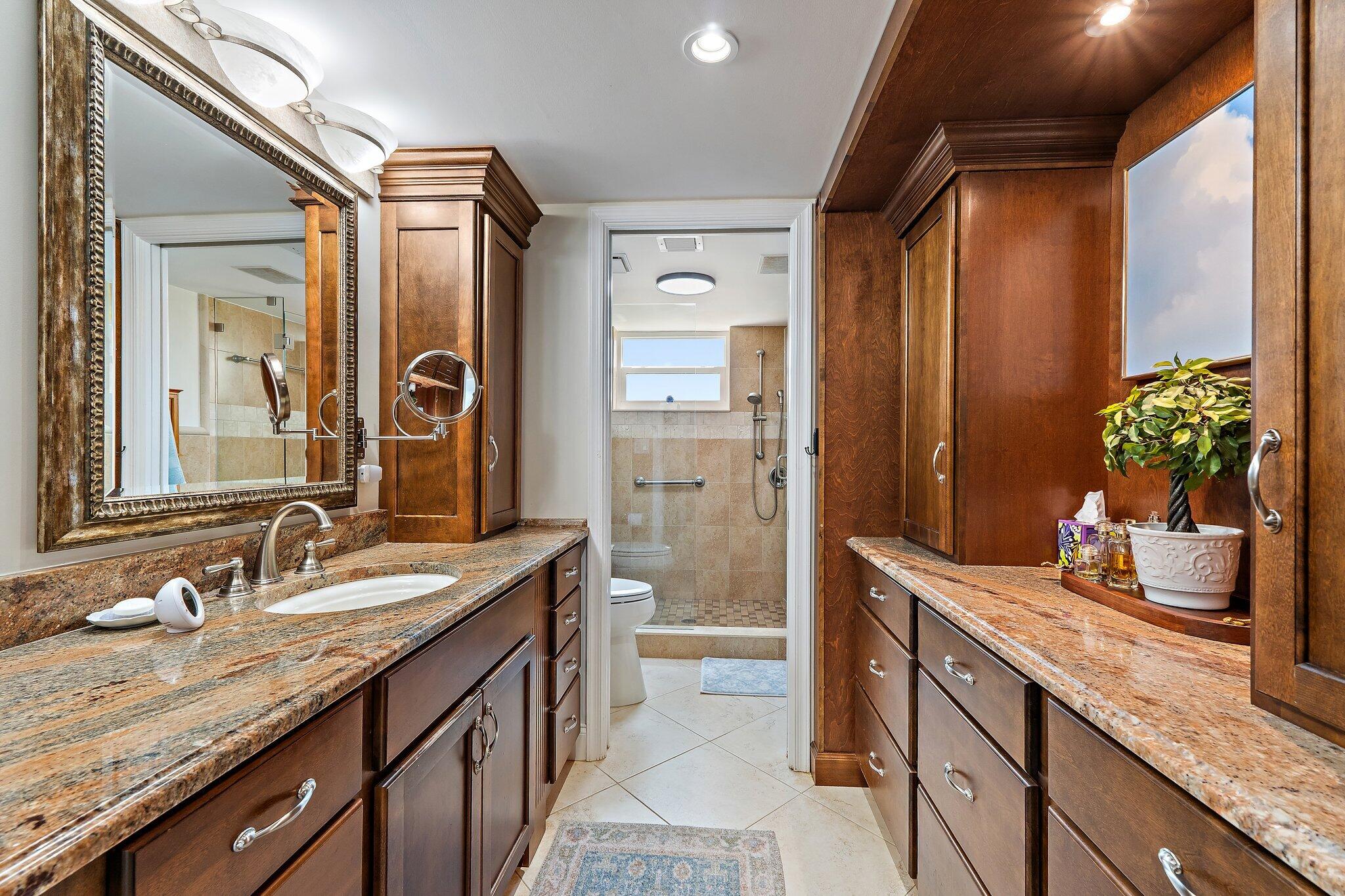 374 Golfview Road 405 Property Photo 11