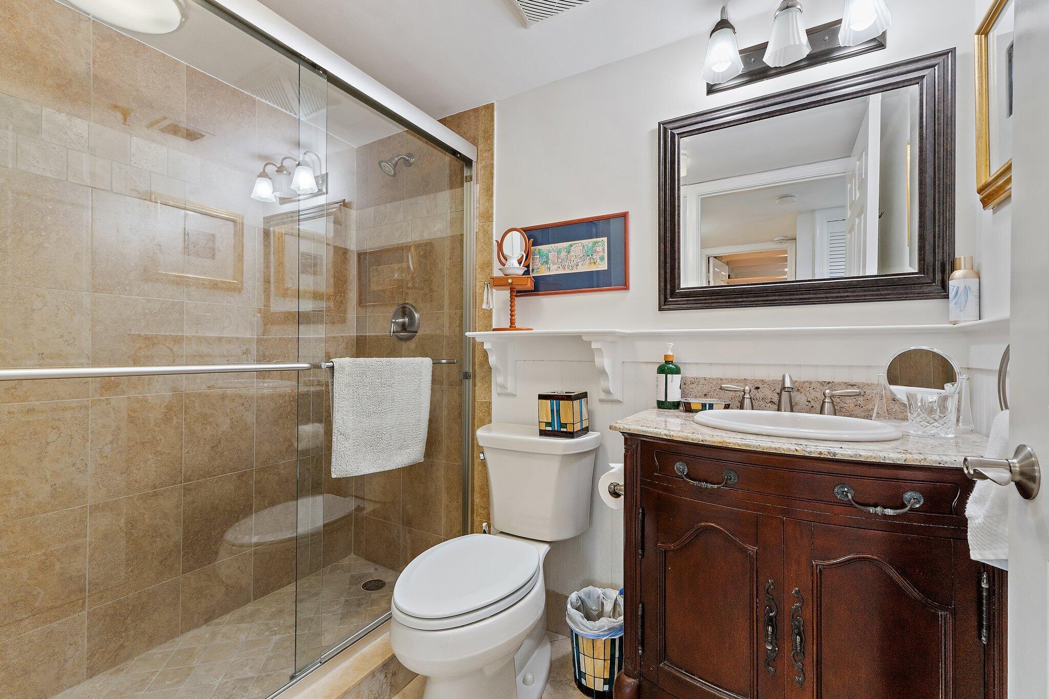374 Golfview Road 405 Property Photo 14