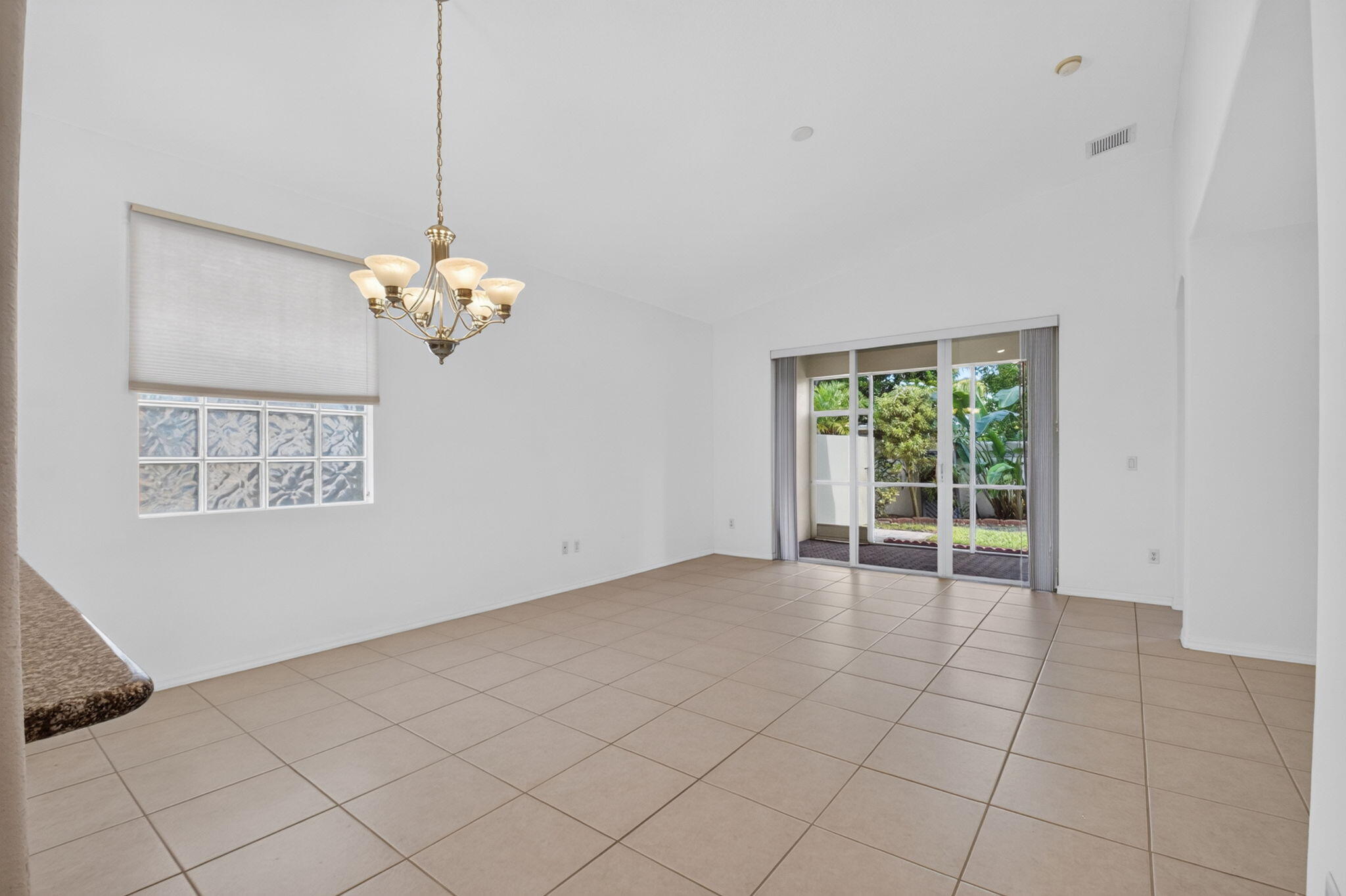 8107 Bellafiore Way Property Photo 11