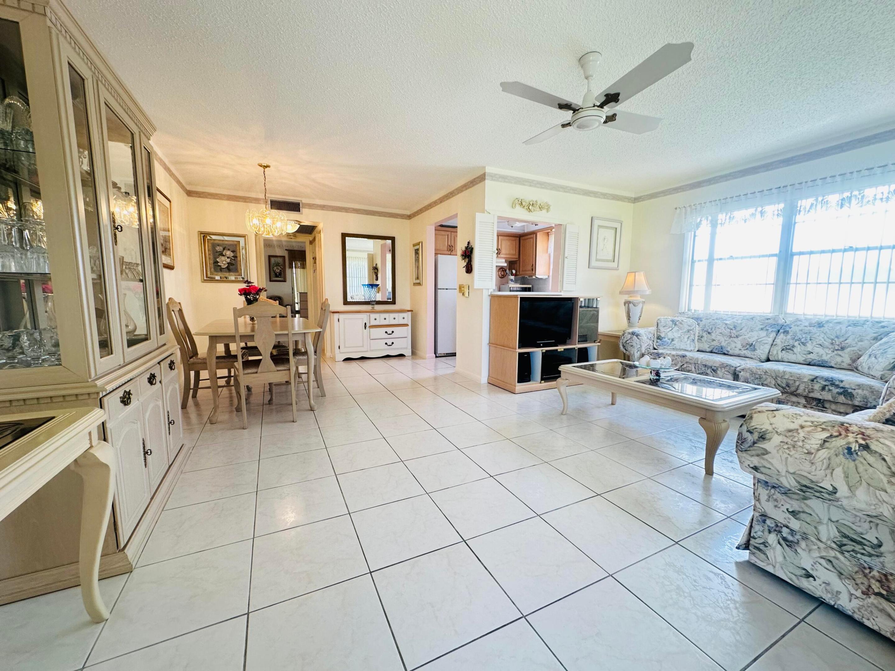 41 Lyndhurst B Property Photo 3