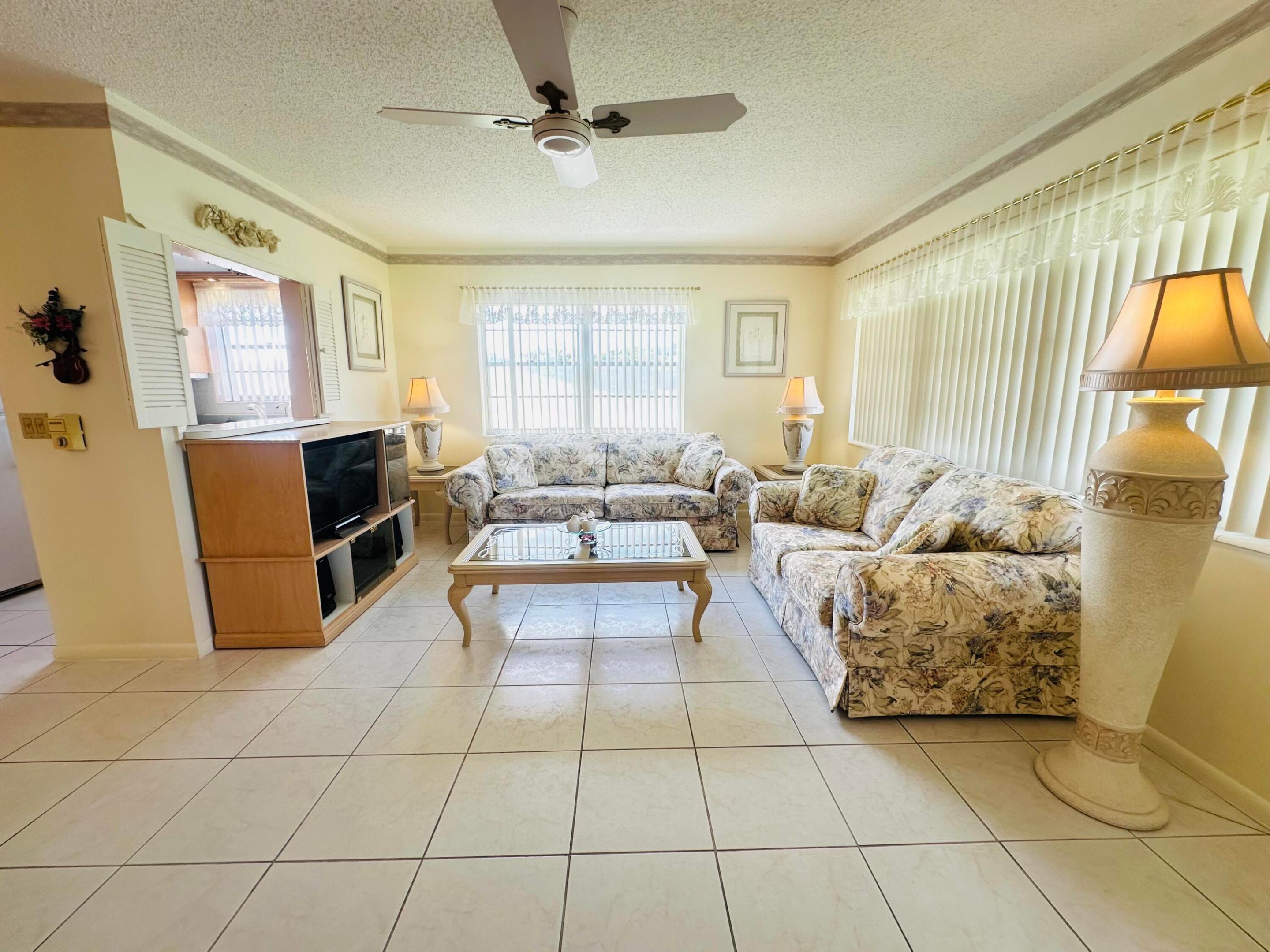41 Lyndhurst B Property Photo 4