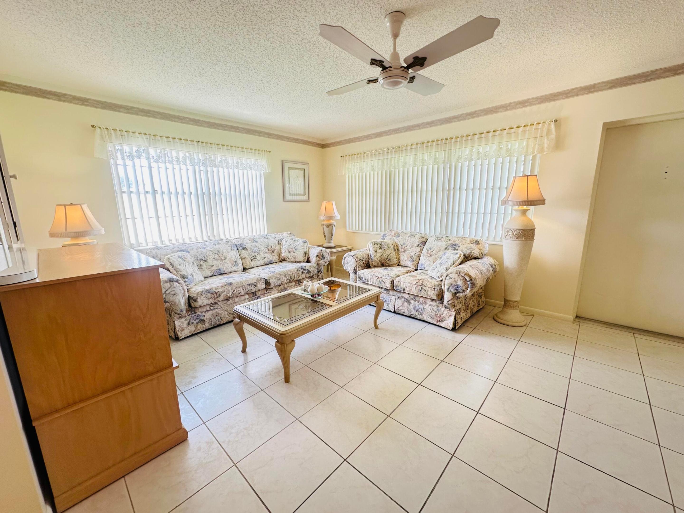 41 Lyndhurst B Property Photo 5