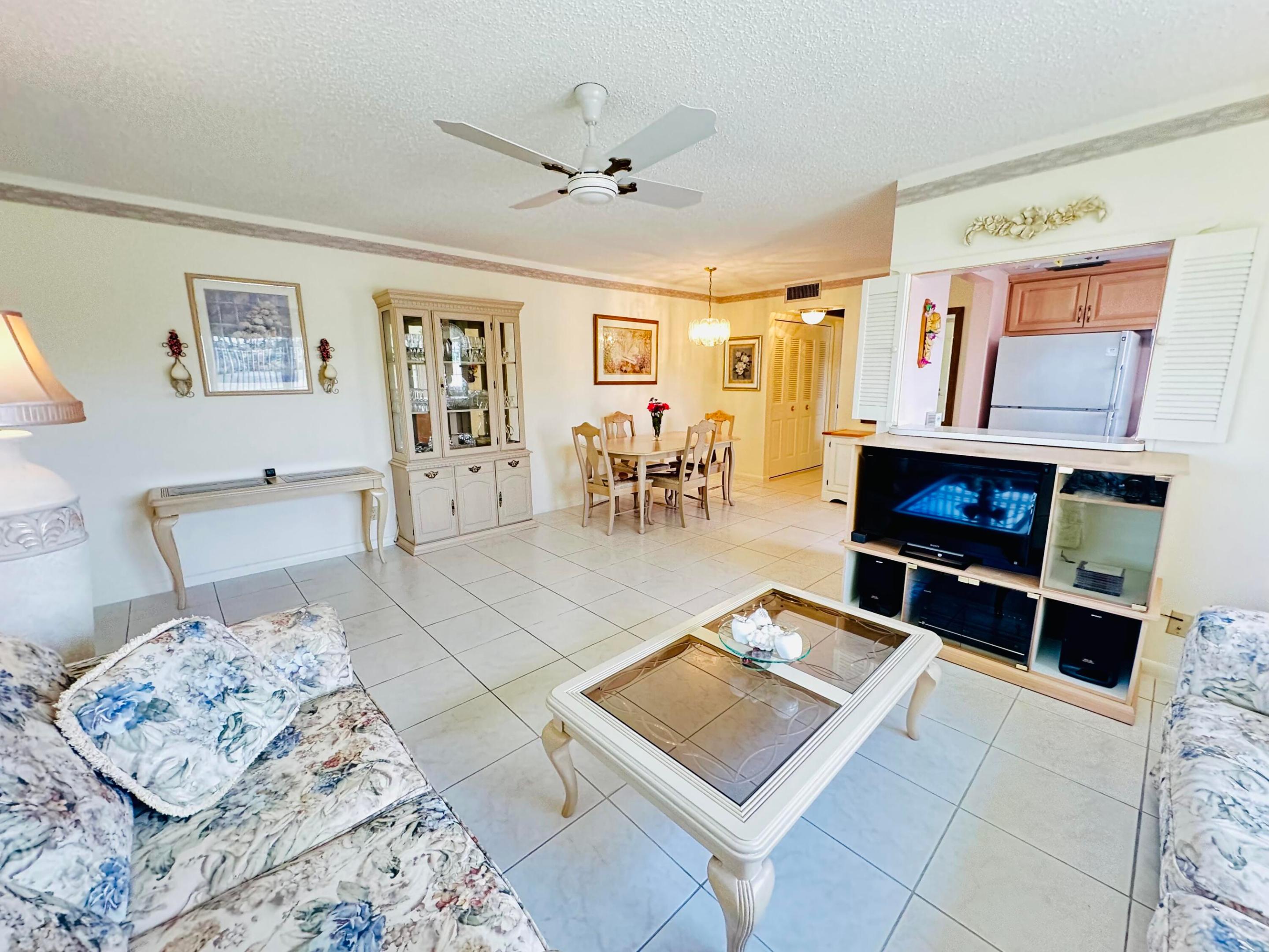 41 Lyndhurst B Property Photo 6