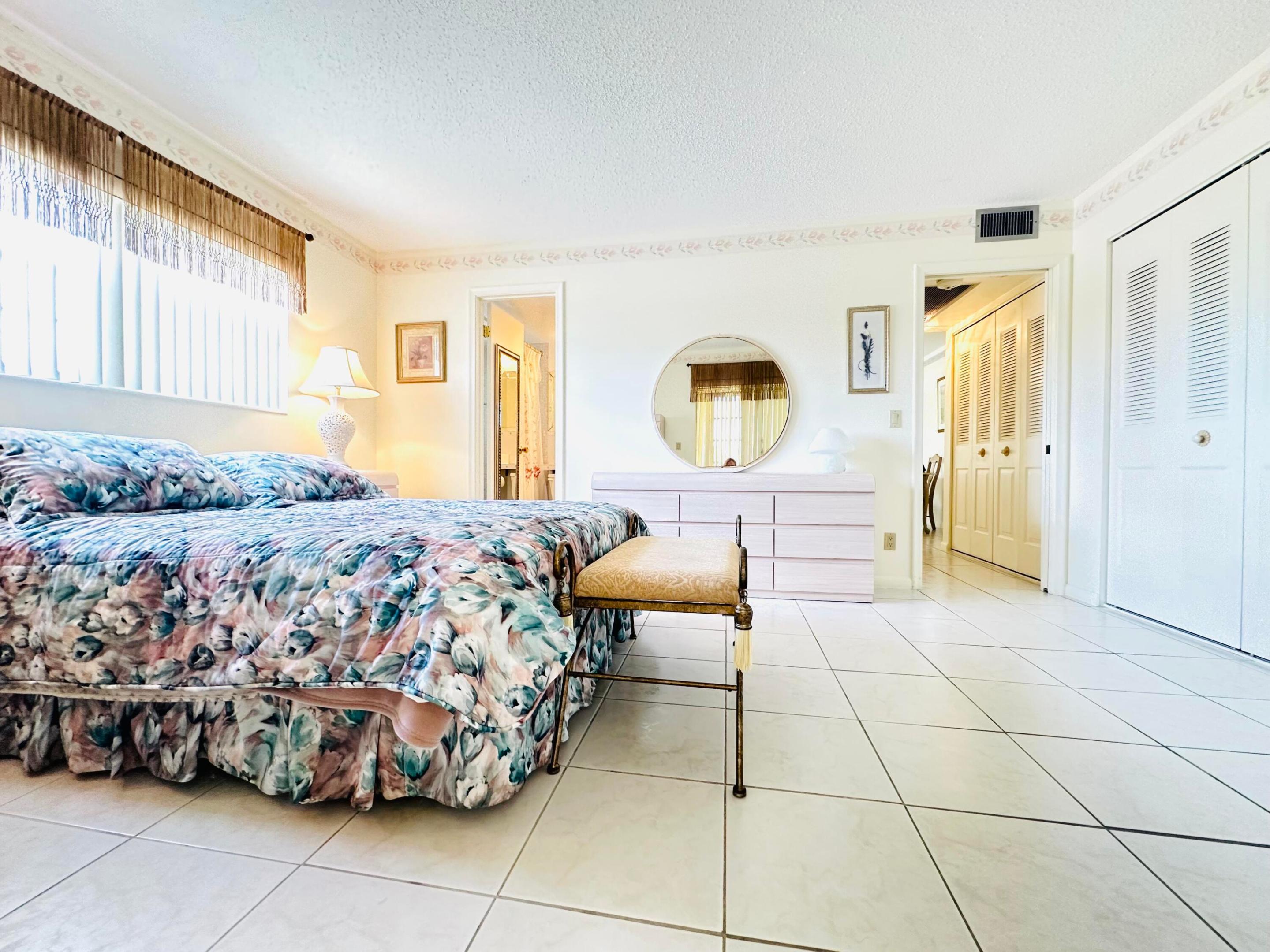 41 Lyndhurst B Property Photo 15