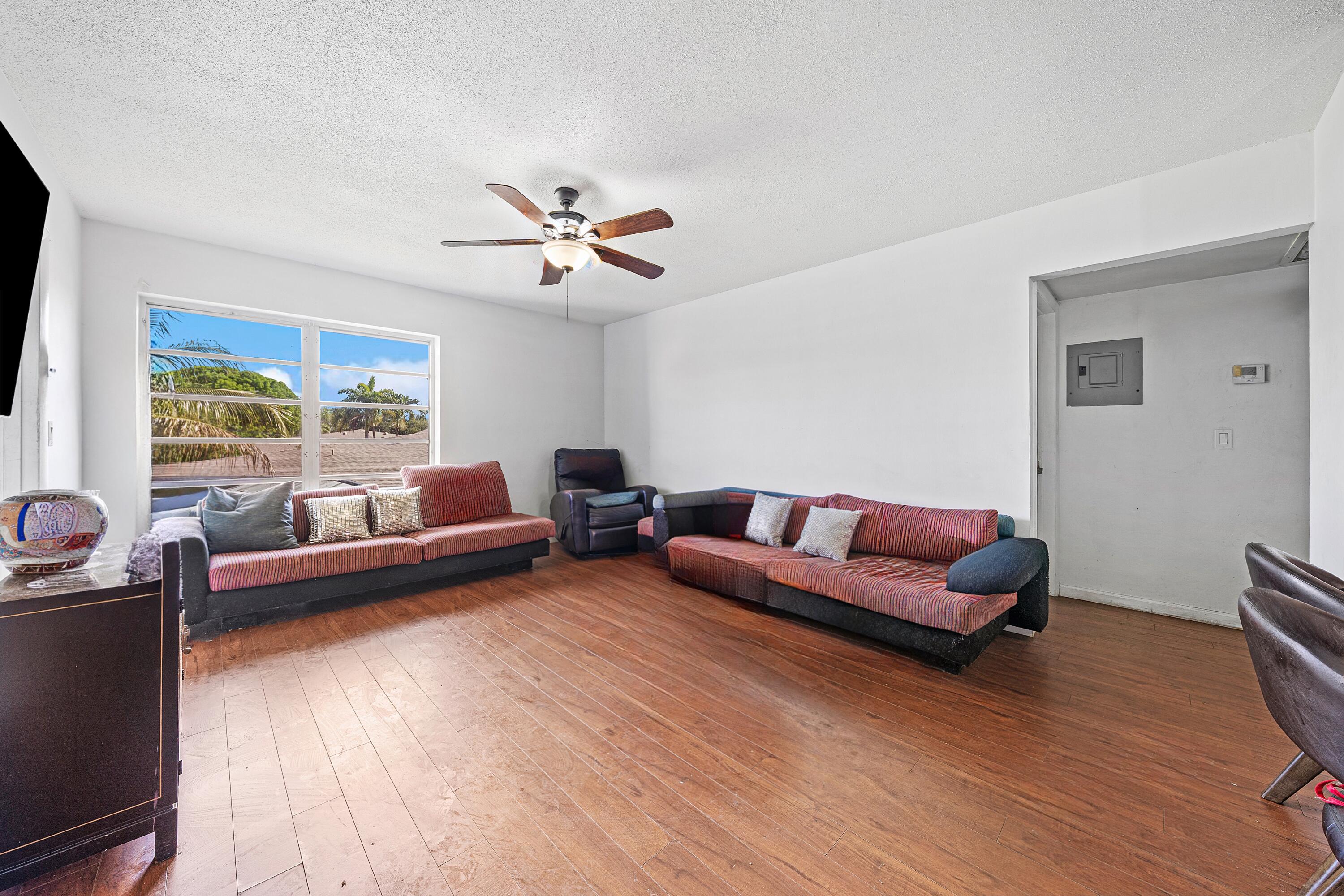 315 Circle Drive S 201 Property Photo 5