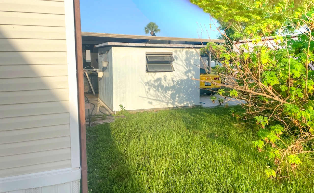 7319 43rd Way N Property Photo 4