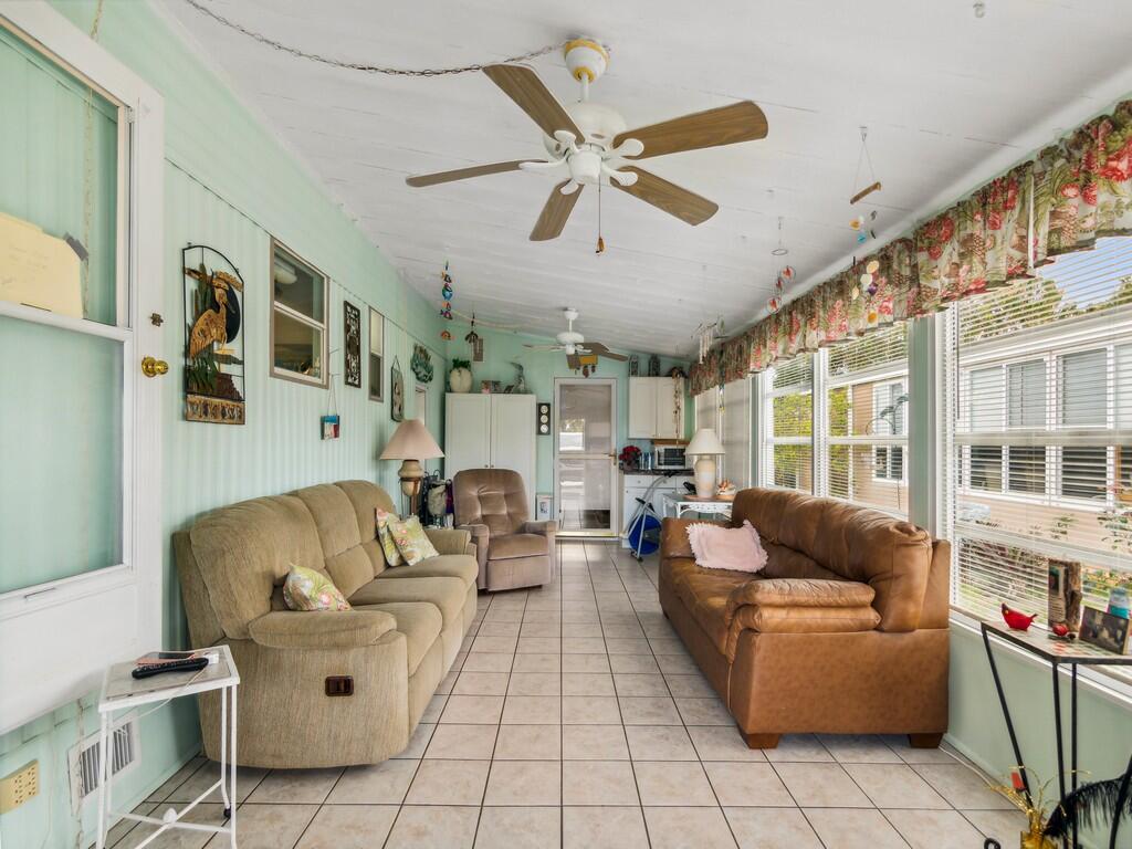 293 Ne Moonstone Drive Property Photo 25
