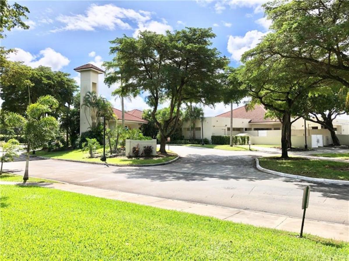 116 Lake Emerald Drive 101 Property Photo 27