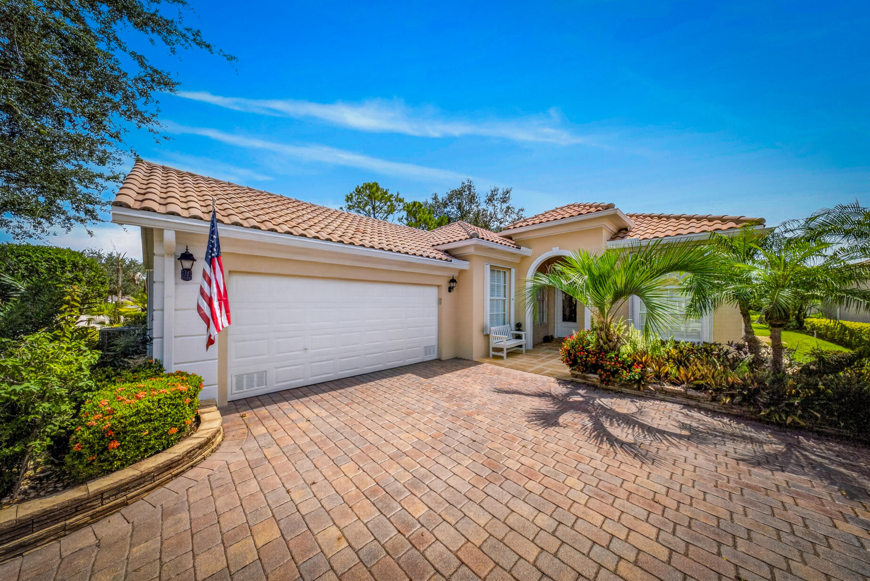 10811 SW Candlewood Road Property Photo 1