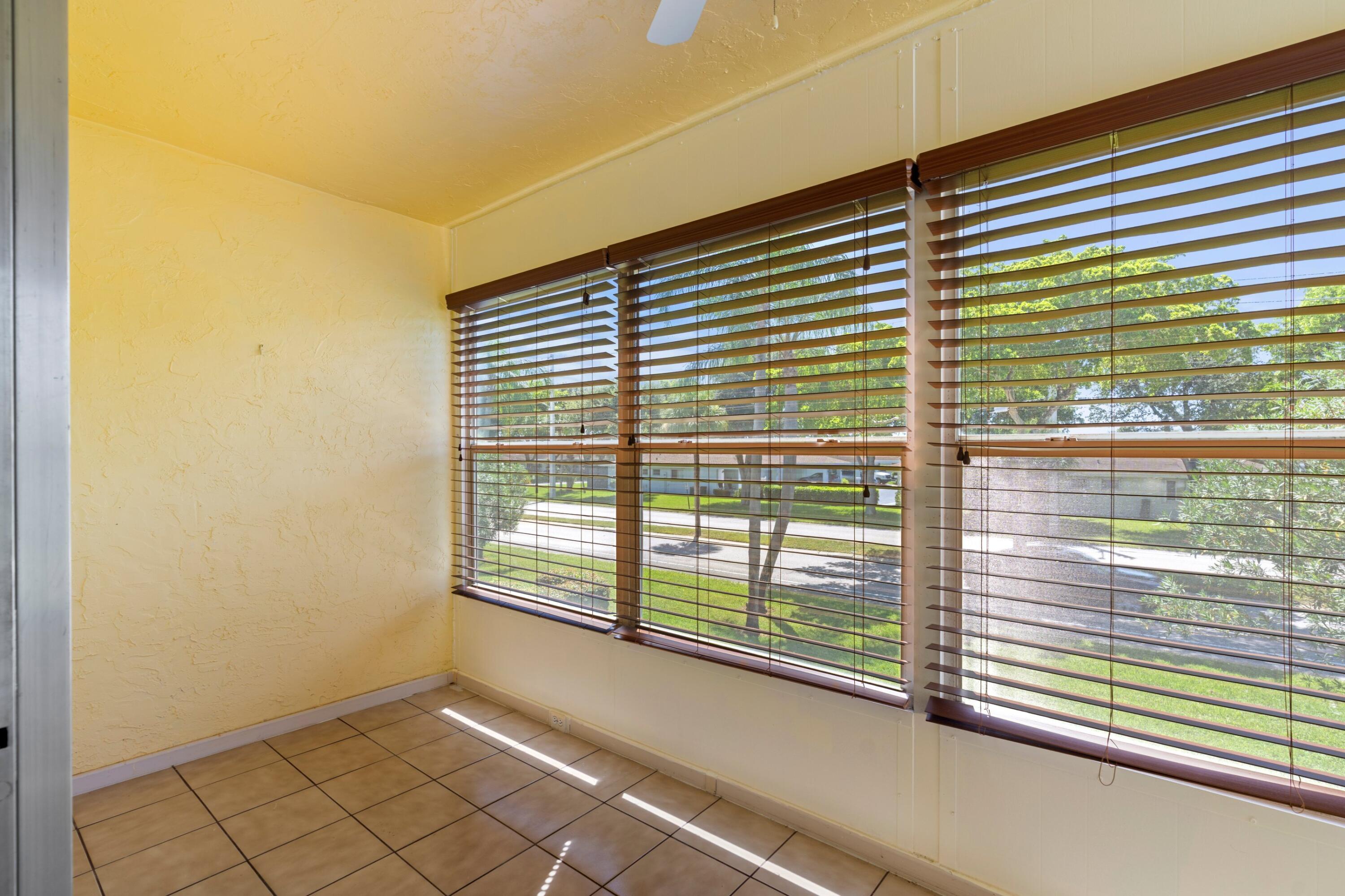 6 Abbey Lane 206 Property Photo 14