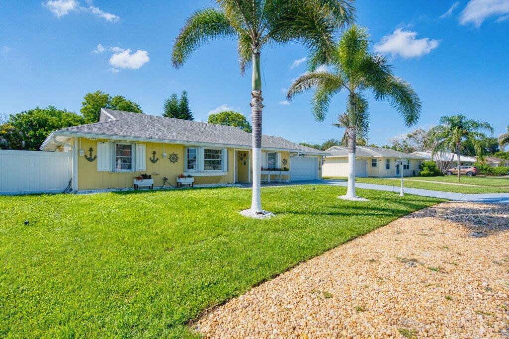 888 Ne Maranta Terrado Property Photo 6